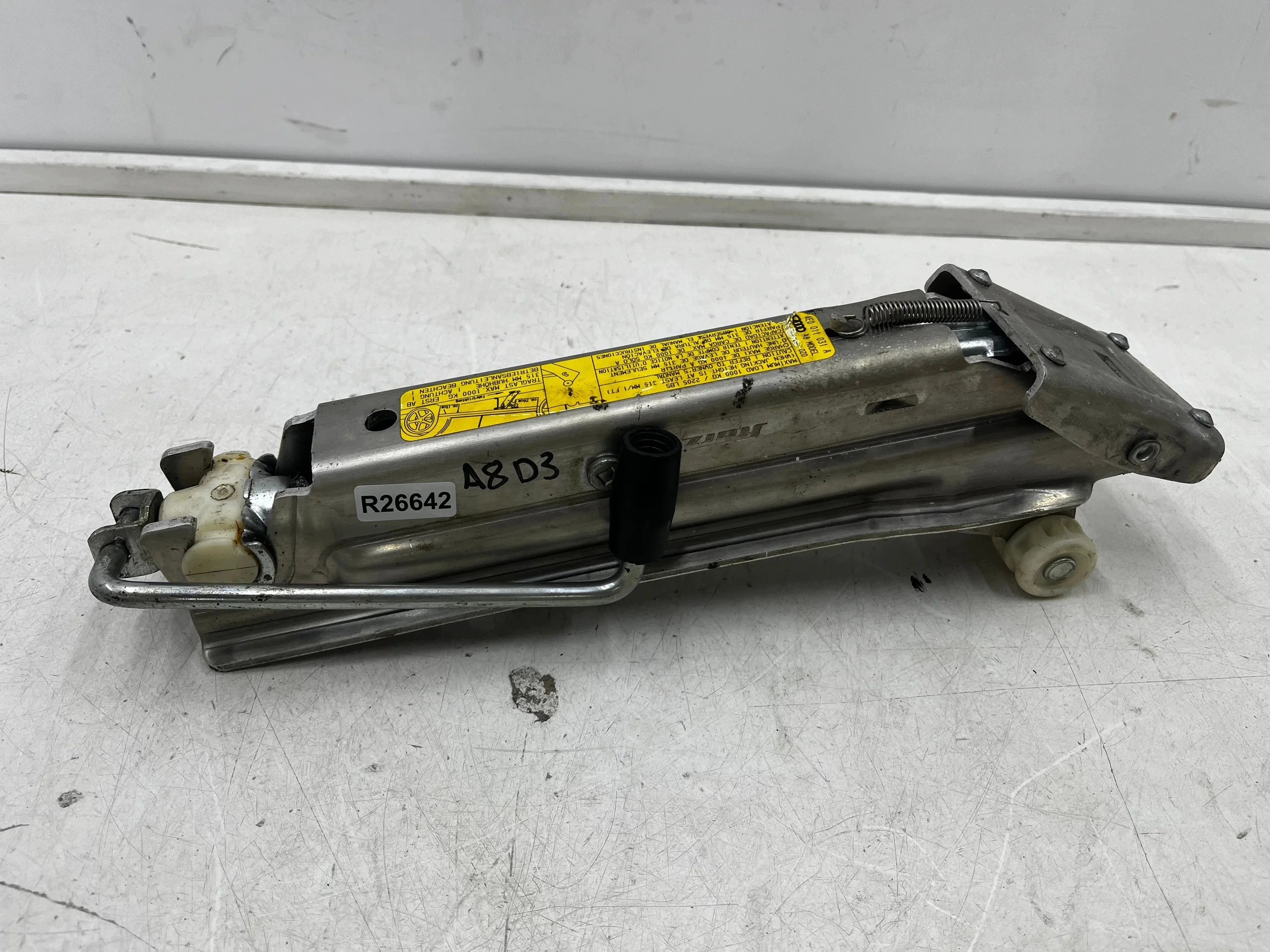 Cric Audi A8 D3 02-10r. 4e0831411a image 2