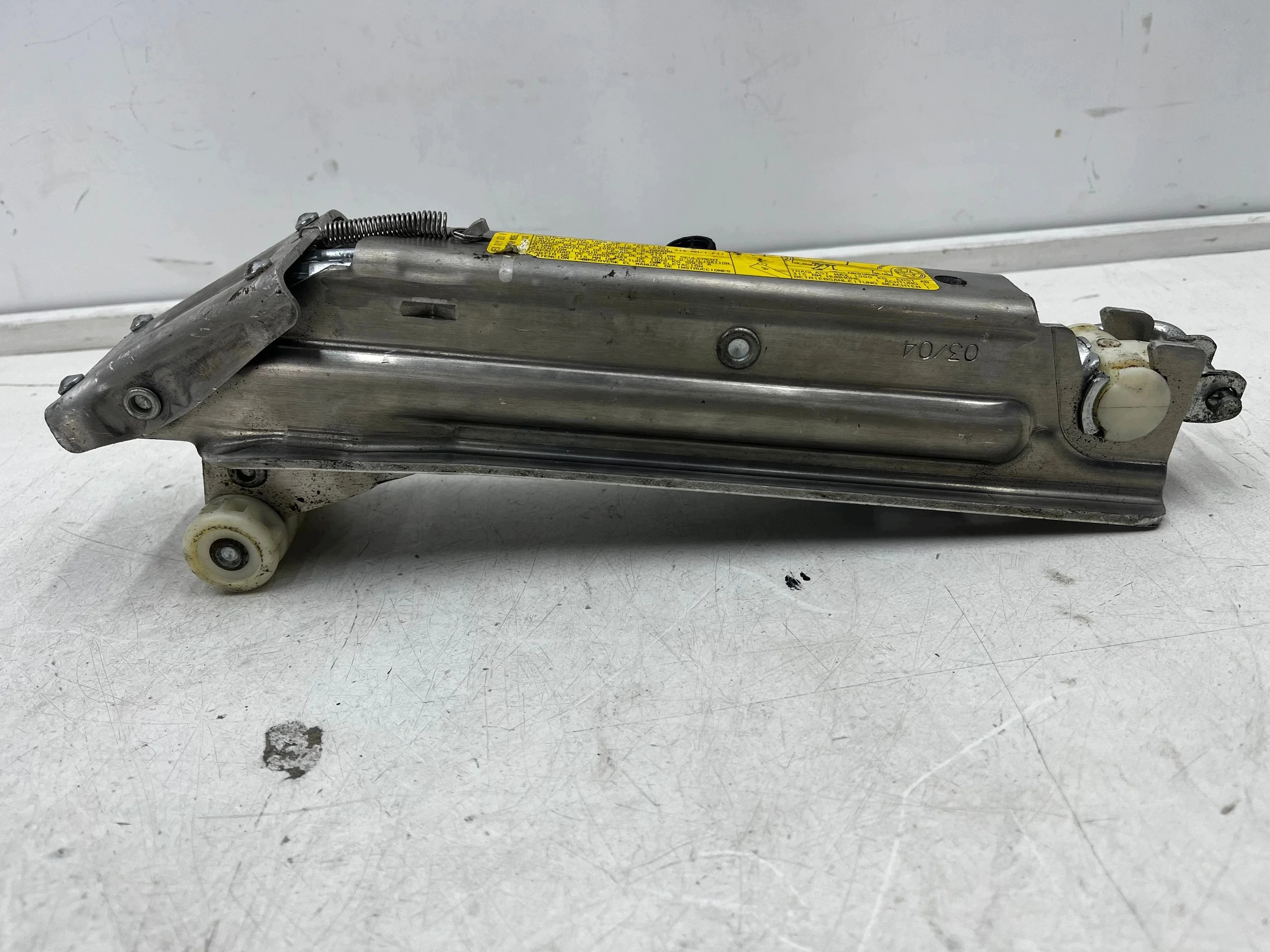 Cric Audi A8 D3 02-10r. 4e0831411a image 4