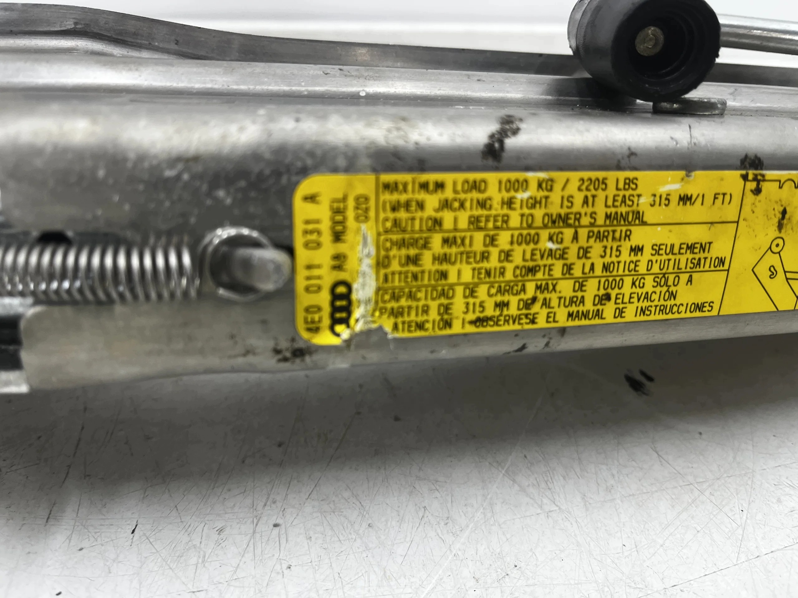 Cric Audi A8 D3 02-10r. 4e0831411a image 7