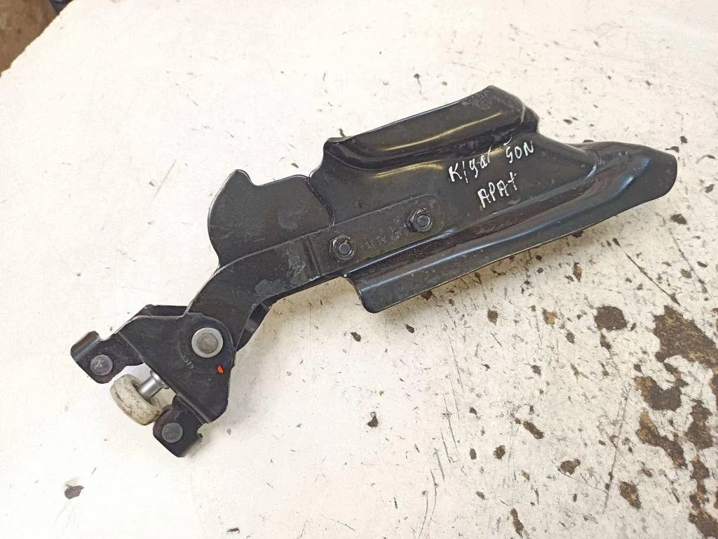 Ford 4119LH liukuoven alakiinnike 2019 image 3