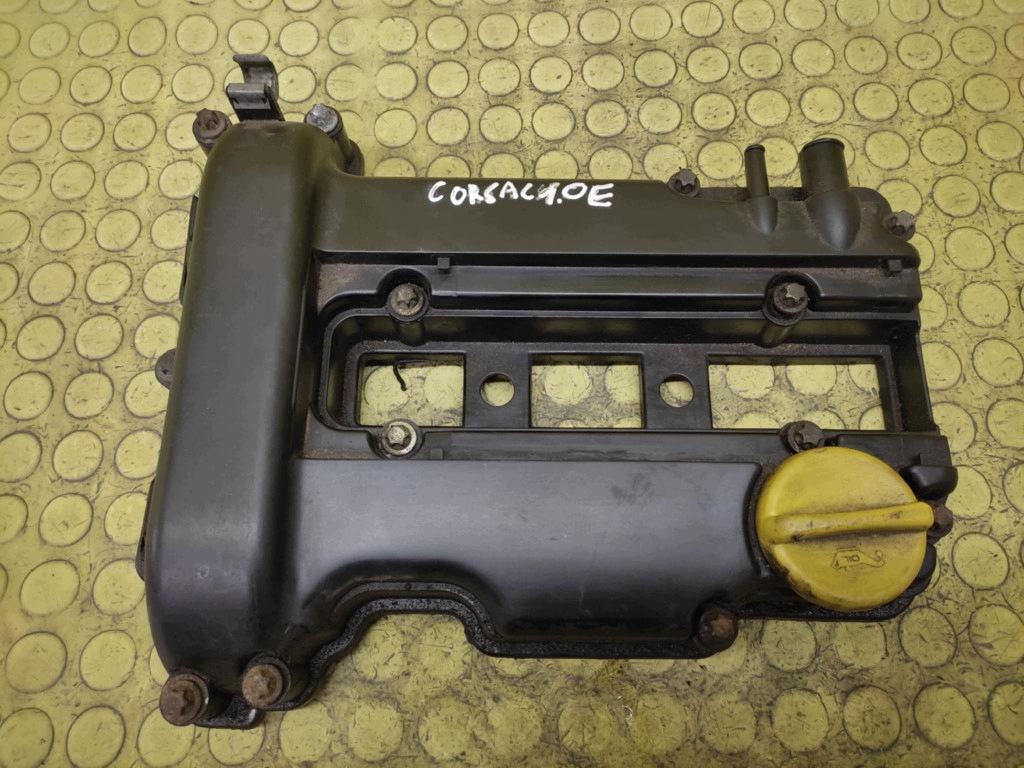 Opel Corsa C 1.0 Venttiilikannen kansi 24403771