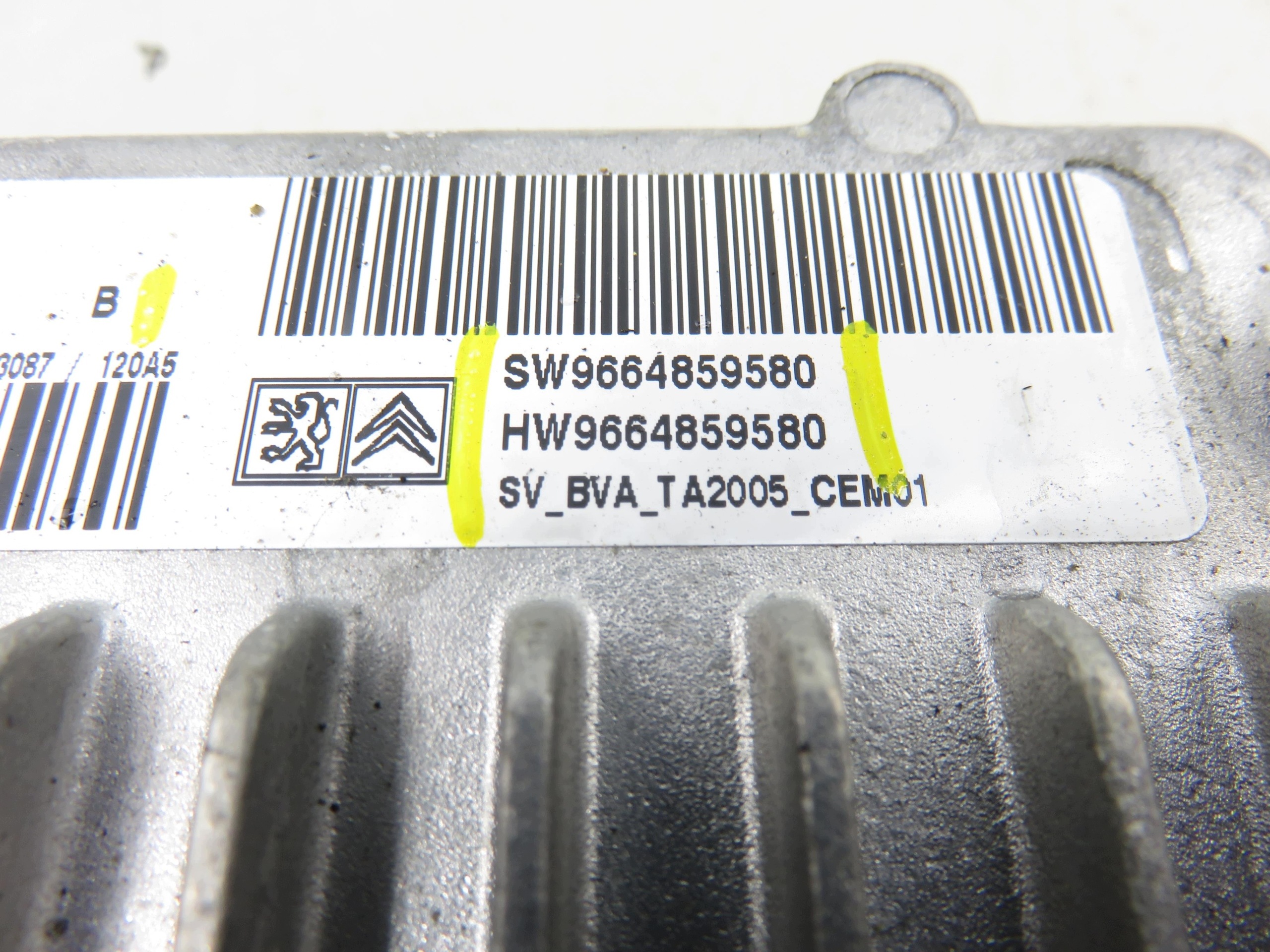 Boîtier de commande Peugeot 208 1.6 VTI image 4