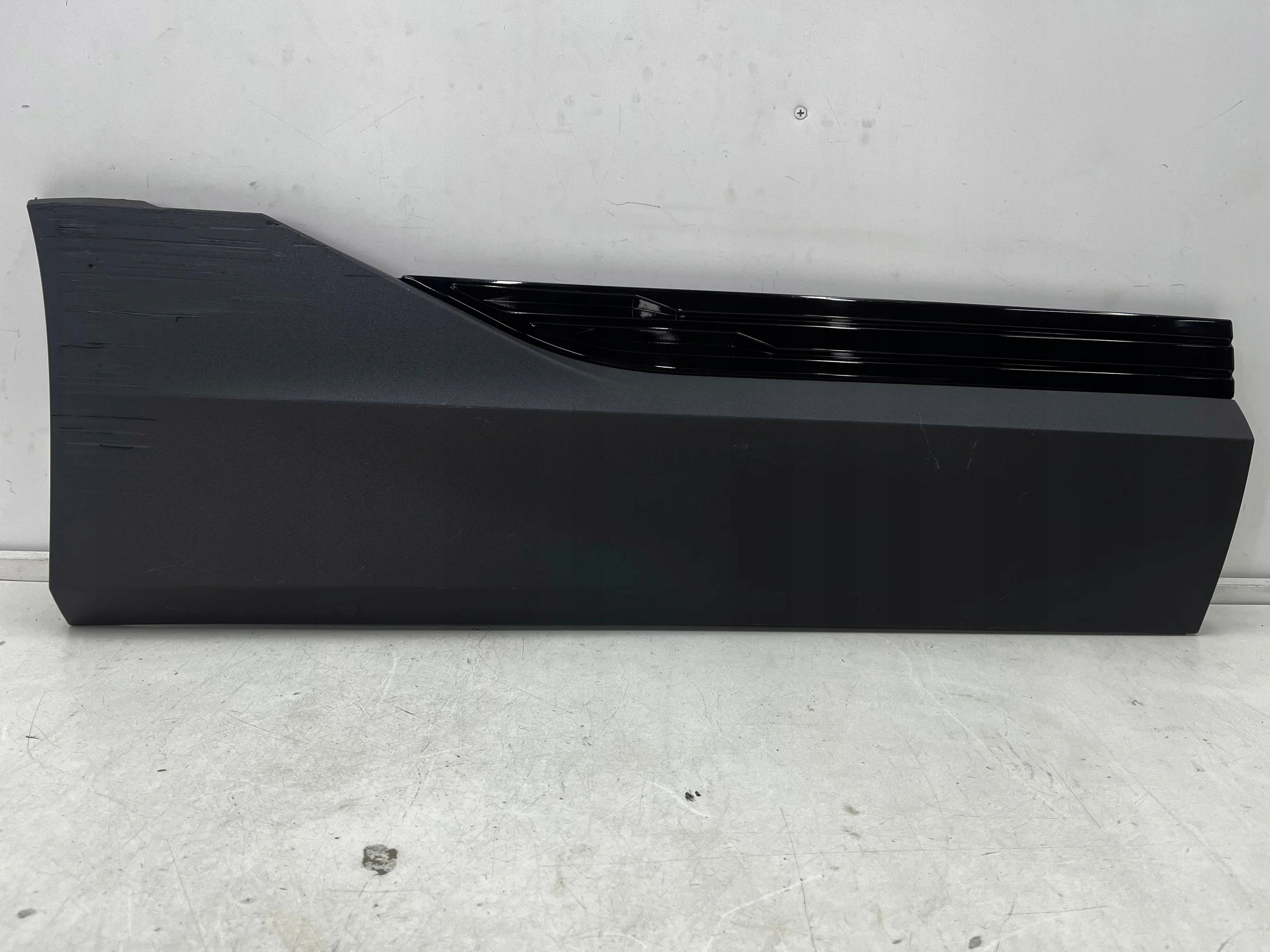 Audi e-tron Liste de porte arrière droite 4KE853970 image 2