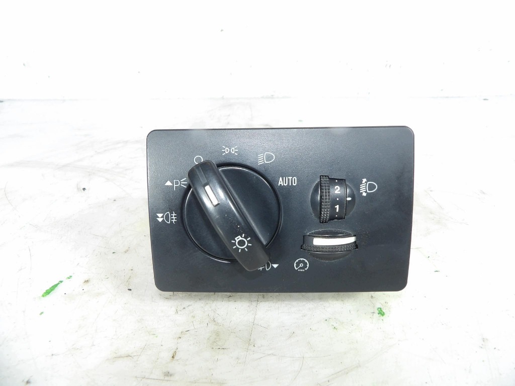Ford Focus MK2 valokytkin 4M5T13A024CA image 2