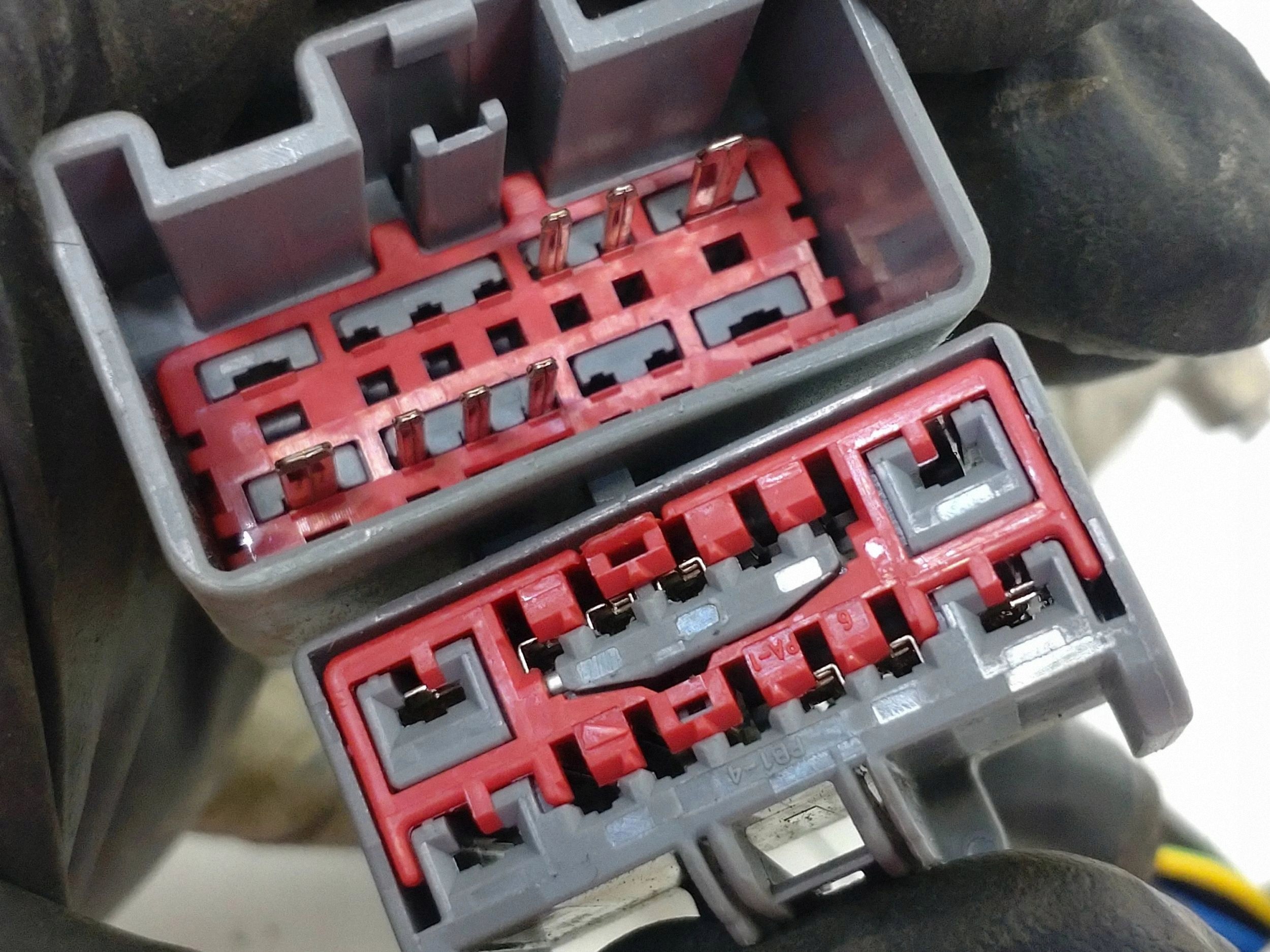 Volvo XC70 2008 Cable Freno Mano 30798094 image 3