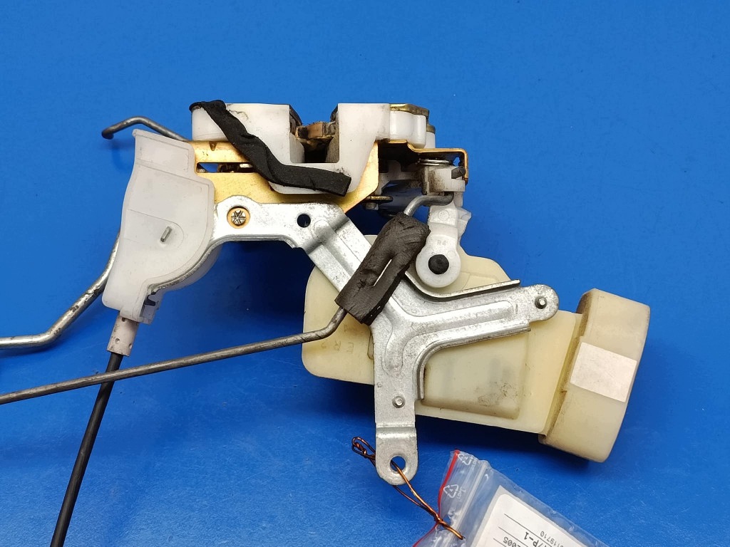 Toyota Yaris P1 Liftback Serratura Porta Anteriore Destra 6 Pin