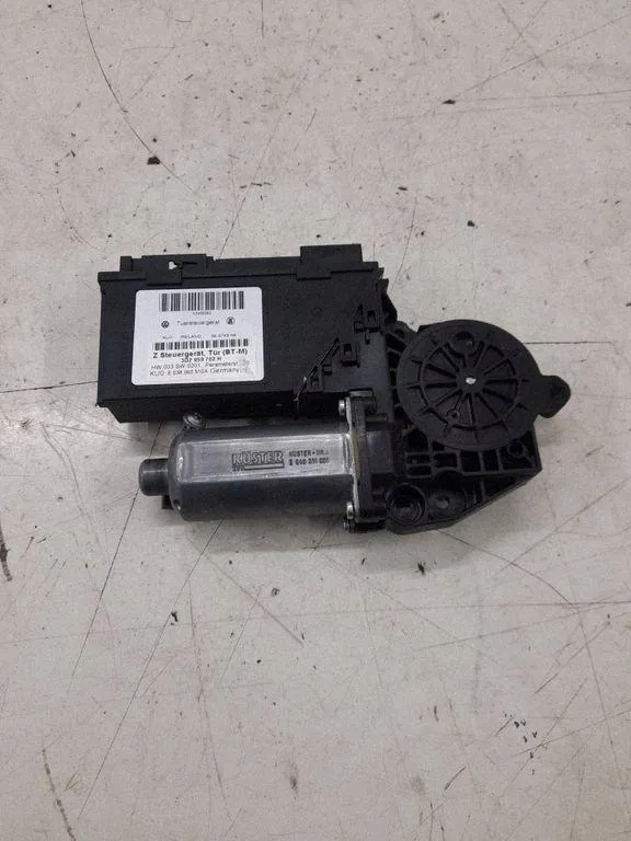 VW Touareg I Fensterhebermotor vorne 05074346 image 2