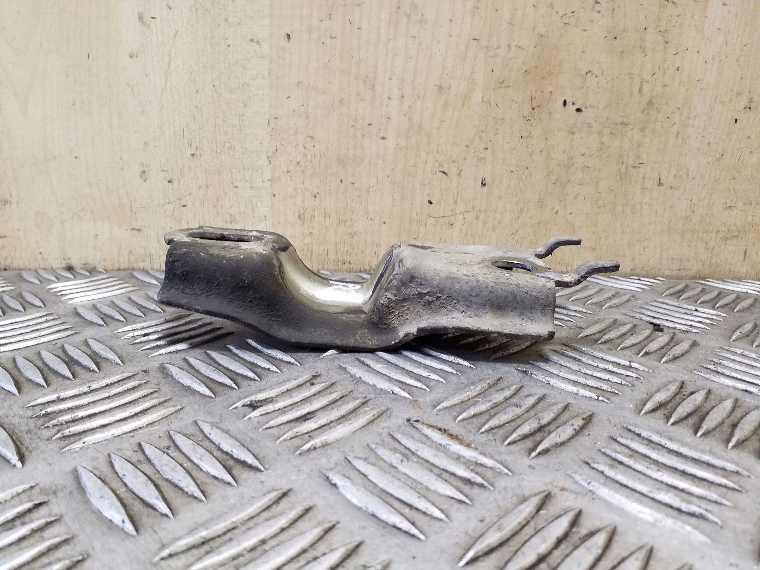 2015 Citroen Berlingo Front Stabilizer Clamp 96839076 image 3