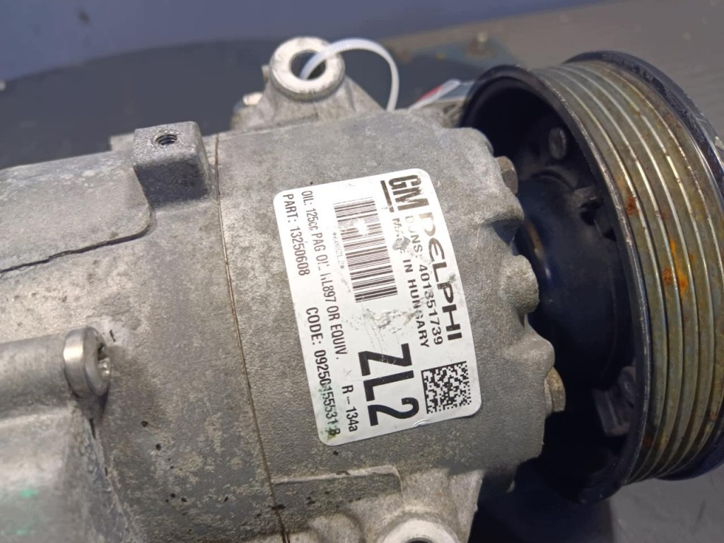 Opel Meriva B 1.4T Ilmastointikompressori 13250608