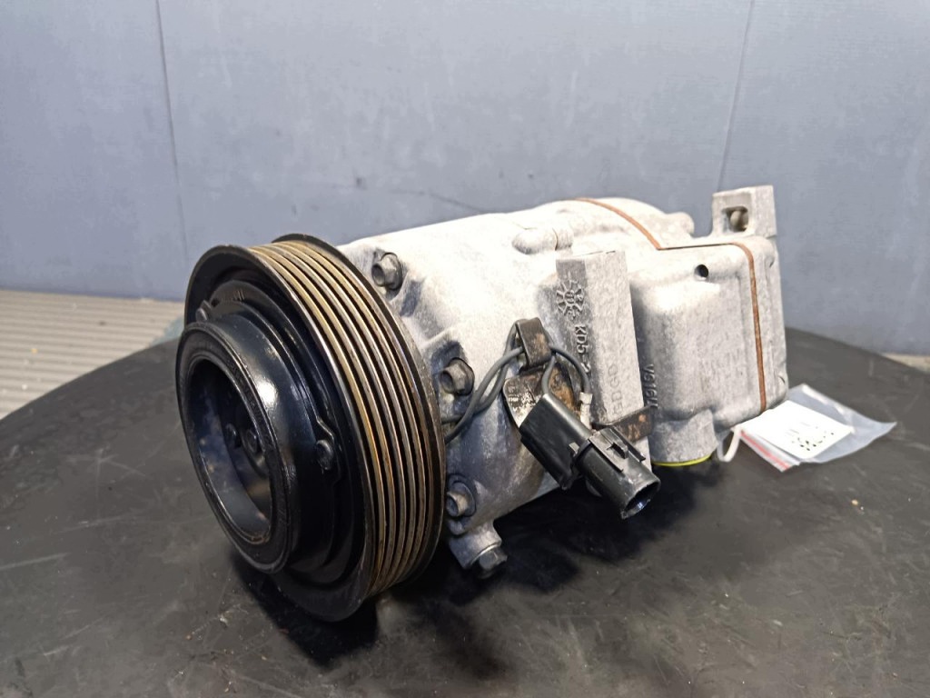 Hyundai i30 1.4 Airconditioningcompressor W-31786- image 2