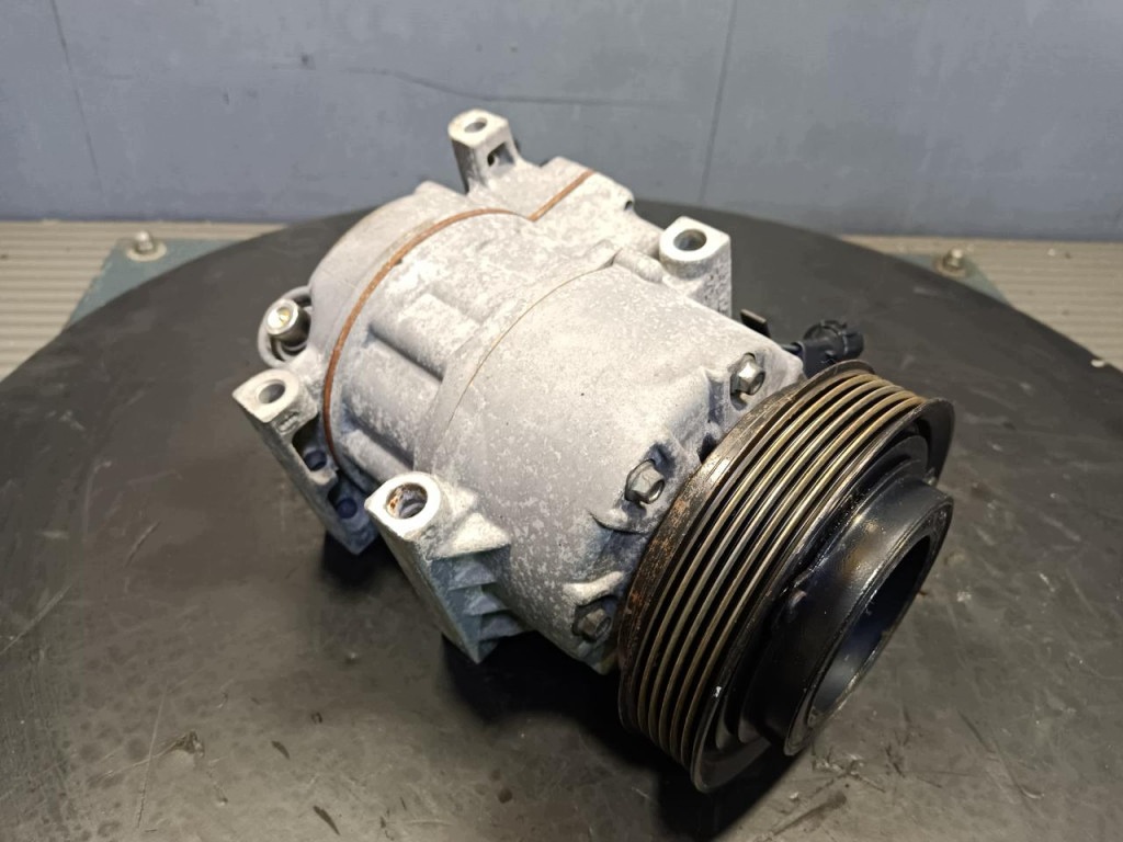 Hyundai i30 1.4 ilmastointikompressori W-31786-