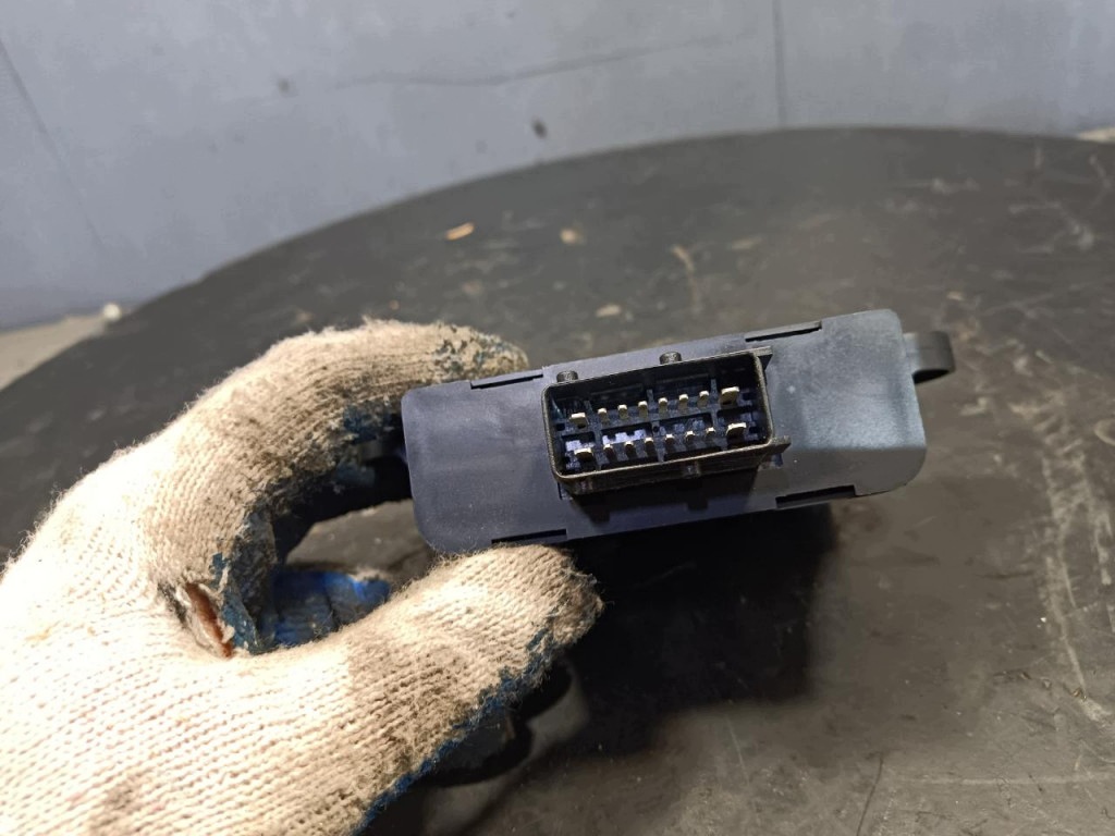 Volvo V50 Controlador 8621154 Usado image 3