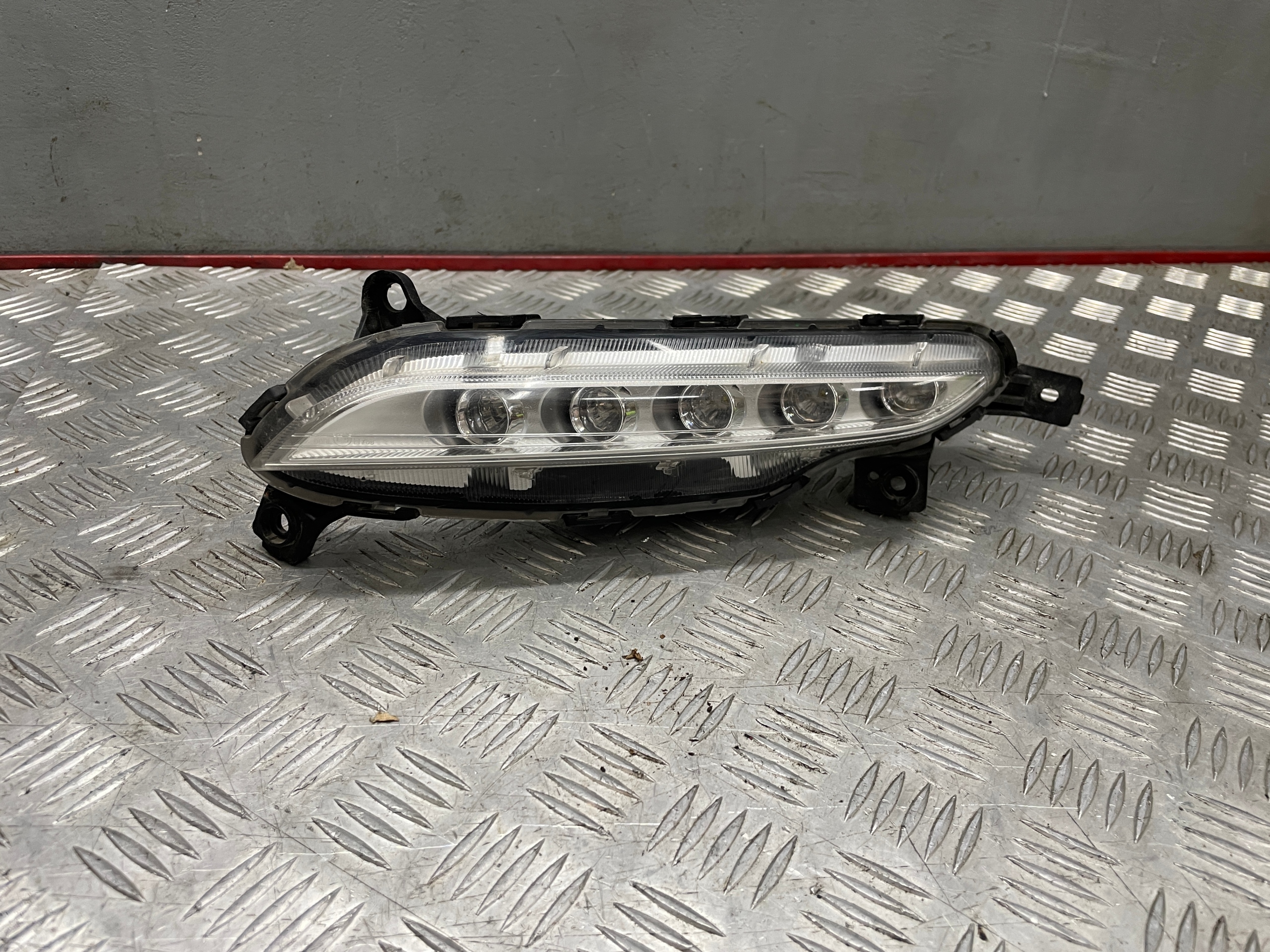 Farol DRL Esquerdo Hyundai Tucson III 15- OEM 8675465346 image 2