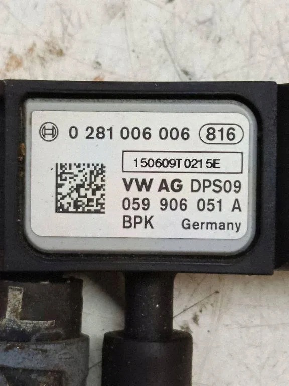 Capteur pression DPF Audi A4 B8 0281006006 2.0 TDI image 3