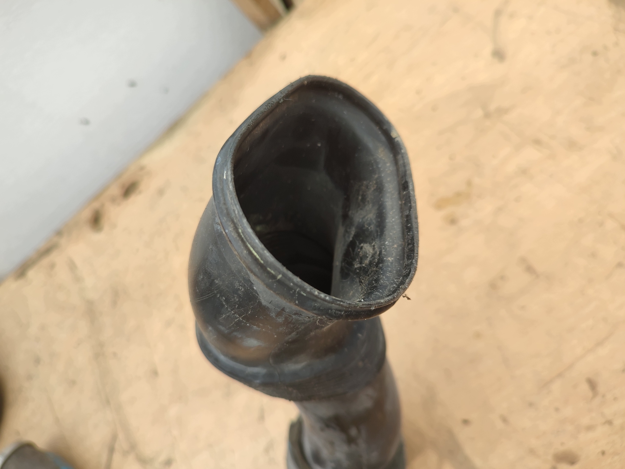 Luftschlauch VW Touareg 2.5 TDI 7L6129752A image 4