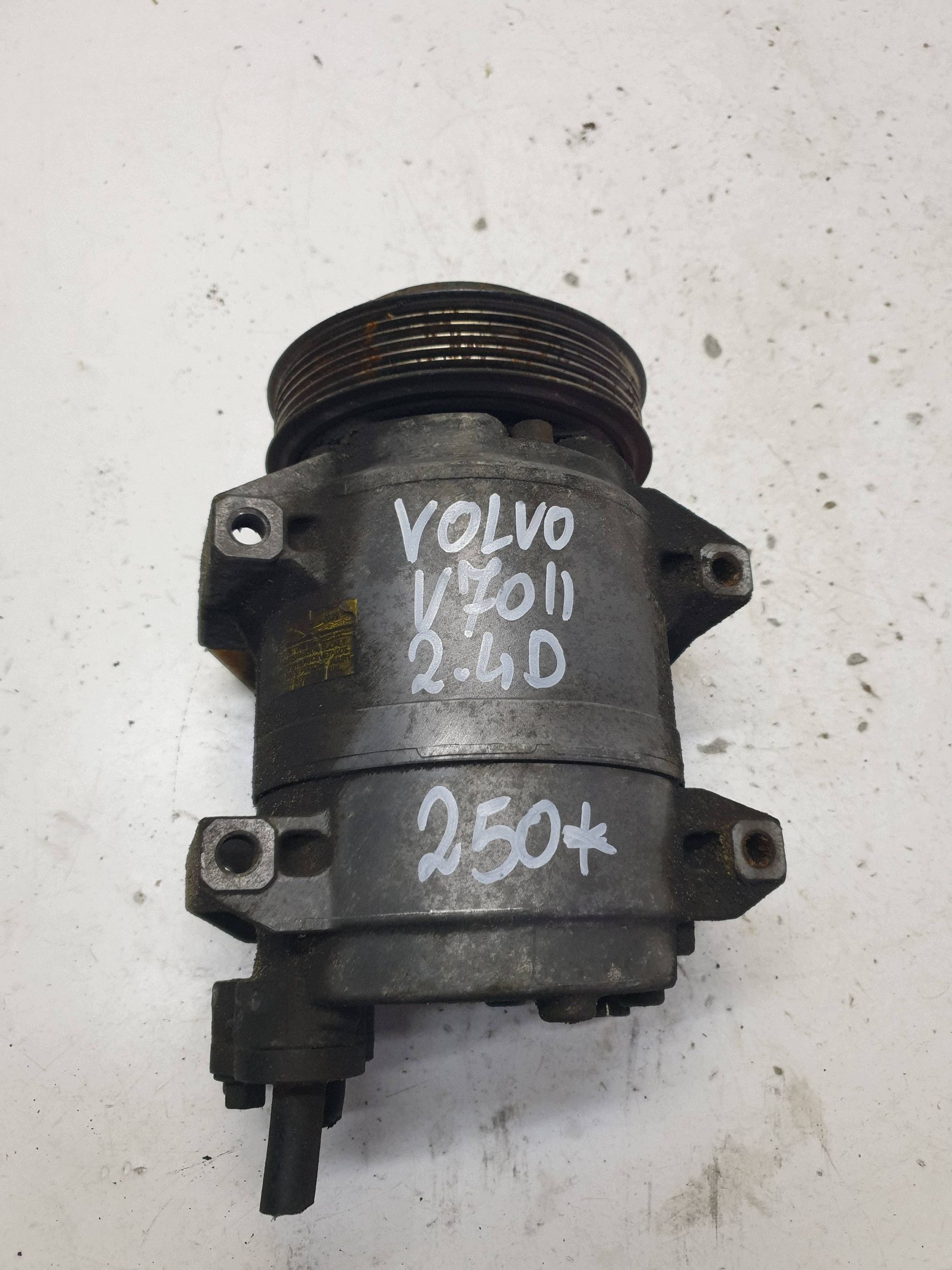 A/C Compressor Volvo V70 II 2.4 Diesel TRZ5171 image 2