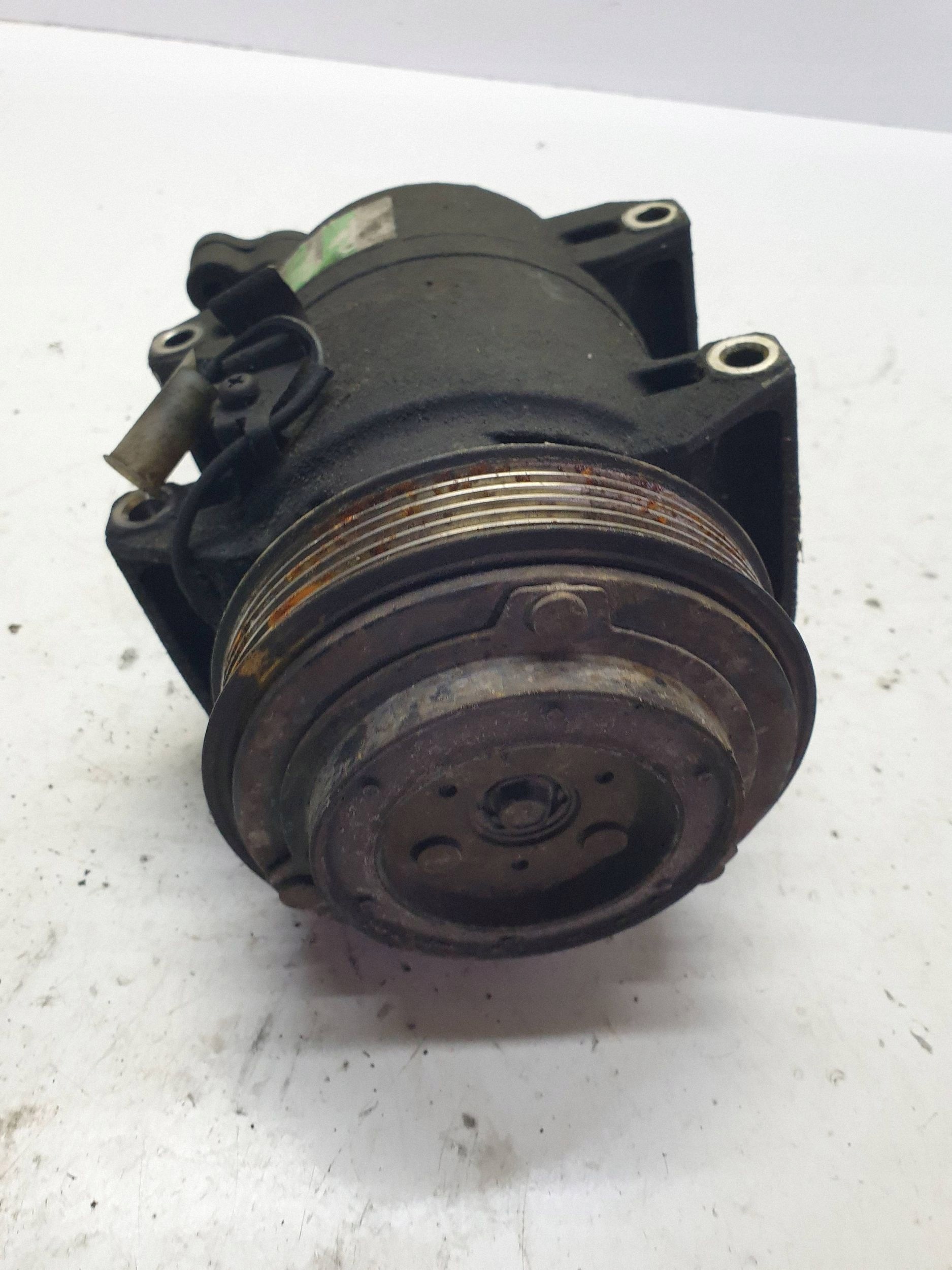 A/C Compressor Volvo V70 II 2.4 Diesel TRZ5171 image 6