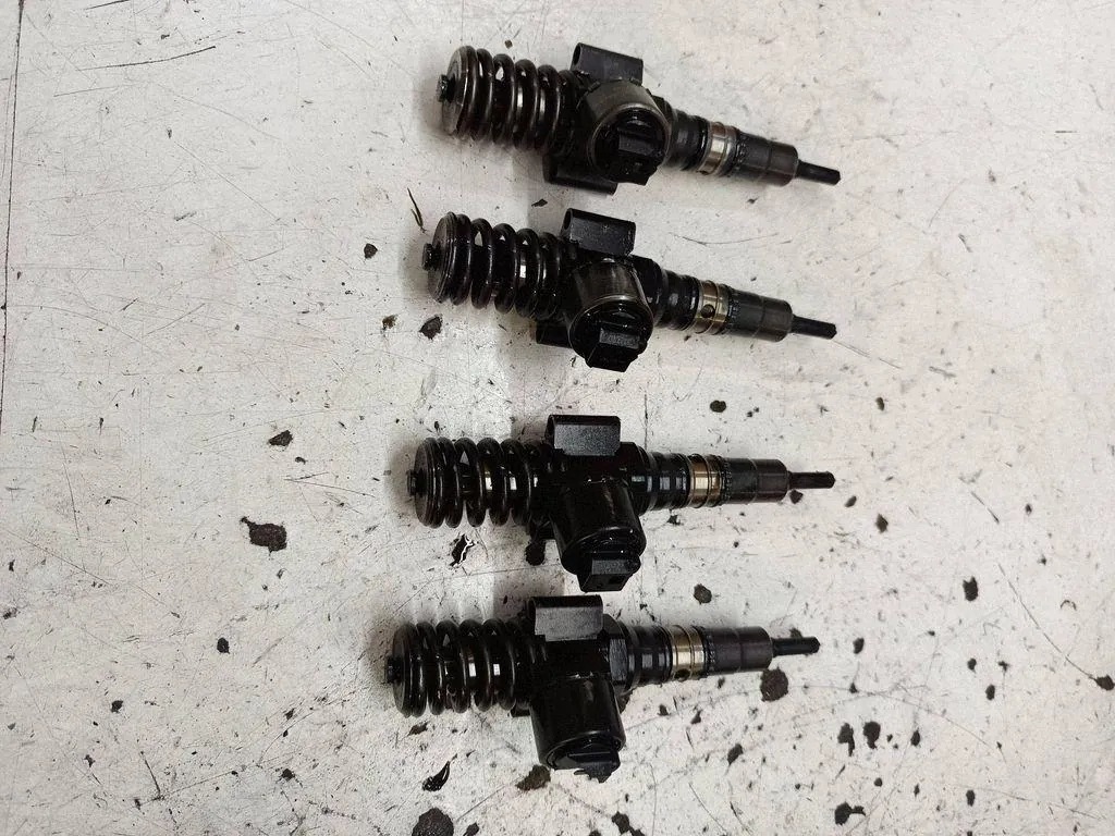 Audi A6 Injector Set 038130073G image 3