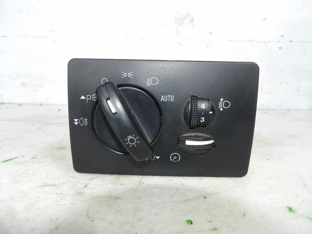 FORD FOCUS MK1 Commutateur de feux 4M5T13A024CA image 2