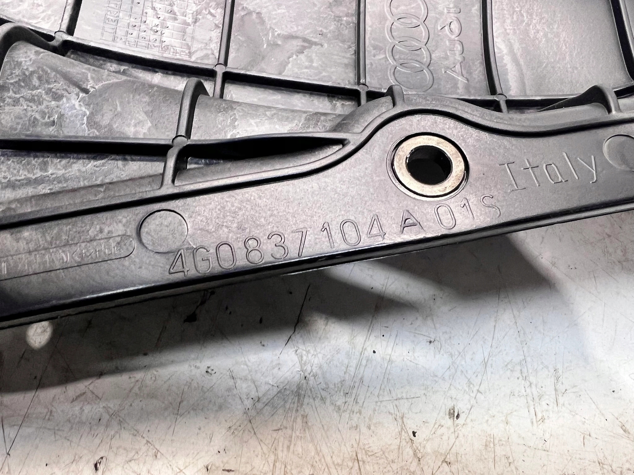 Luidsprekerhouder Rechts Audi A6 4G0837104A image 3