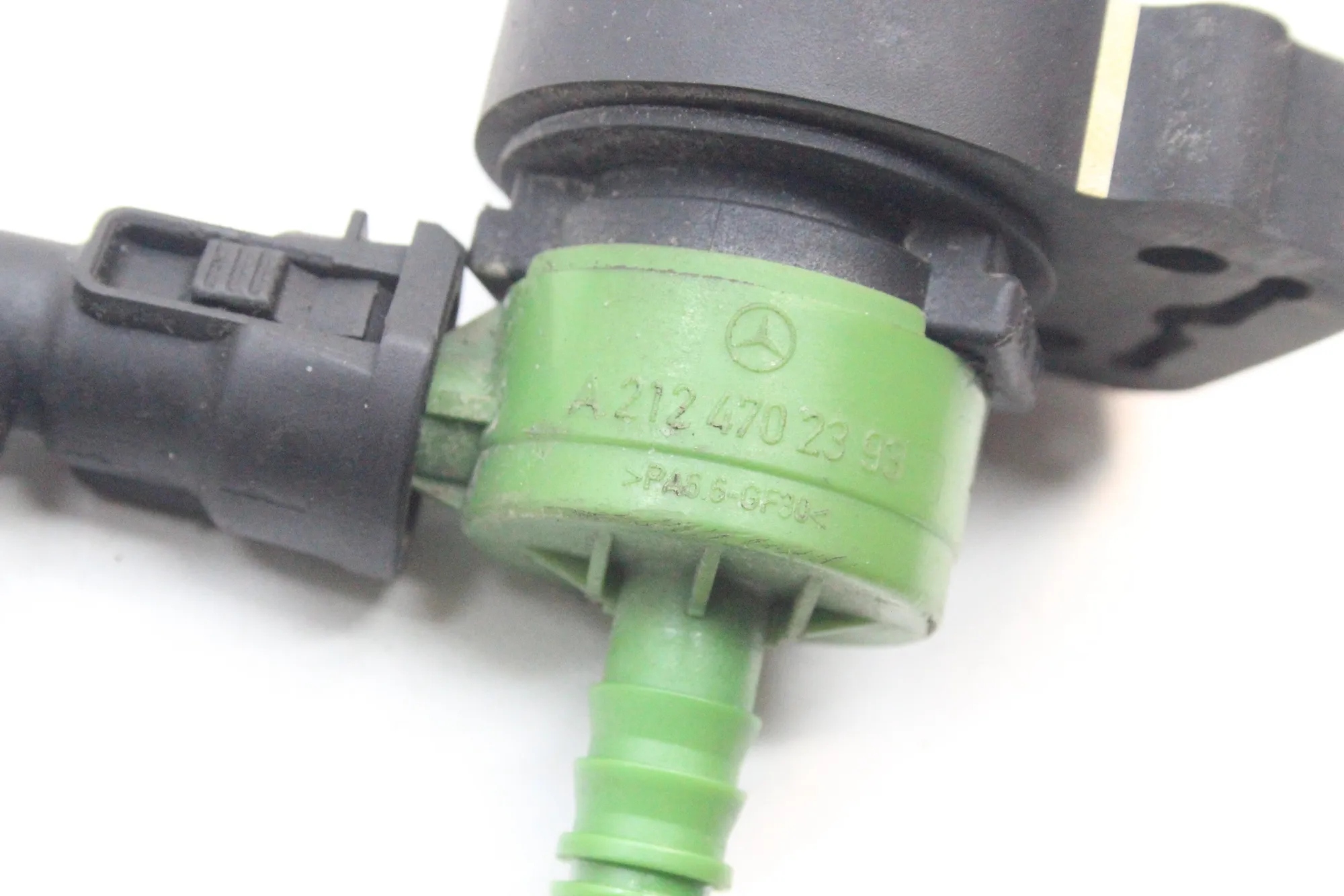 Válvula de vacío A2124702393 Mercedes E W212 image 8
