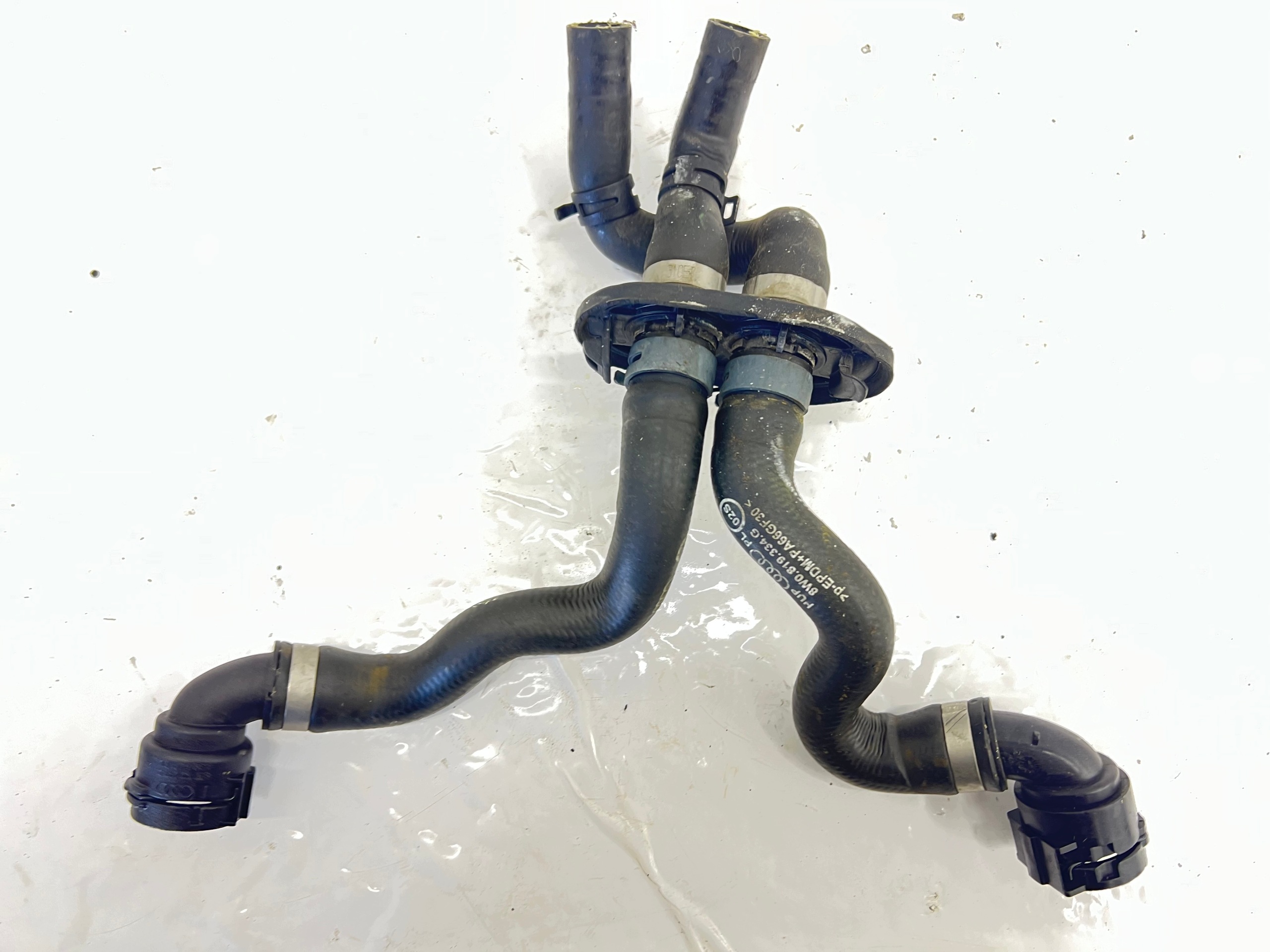 Durite d'eau Audi A4 B9 A5 F5 2.0TDI image 2