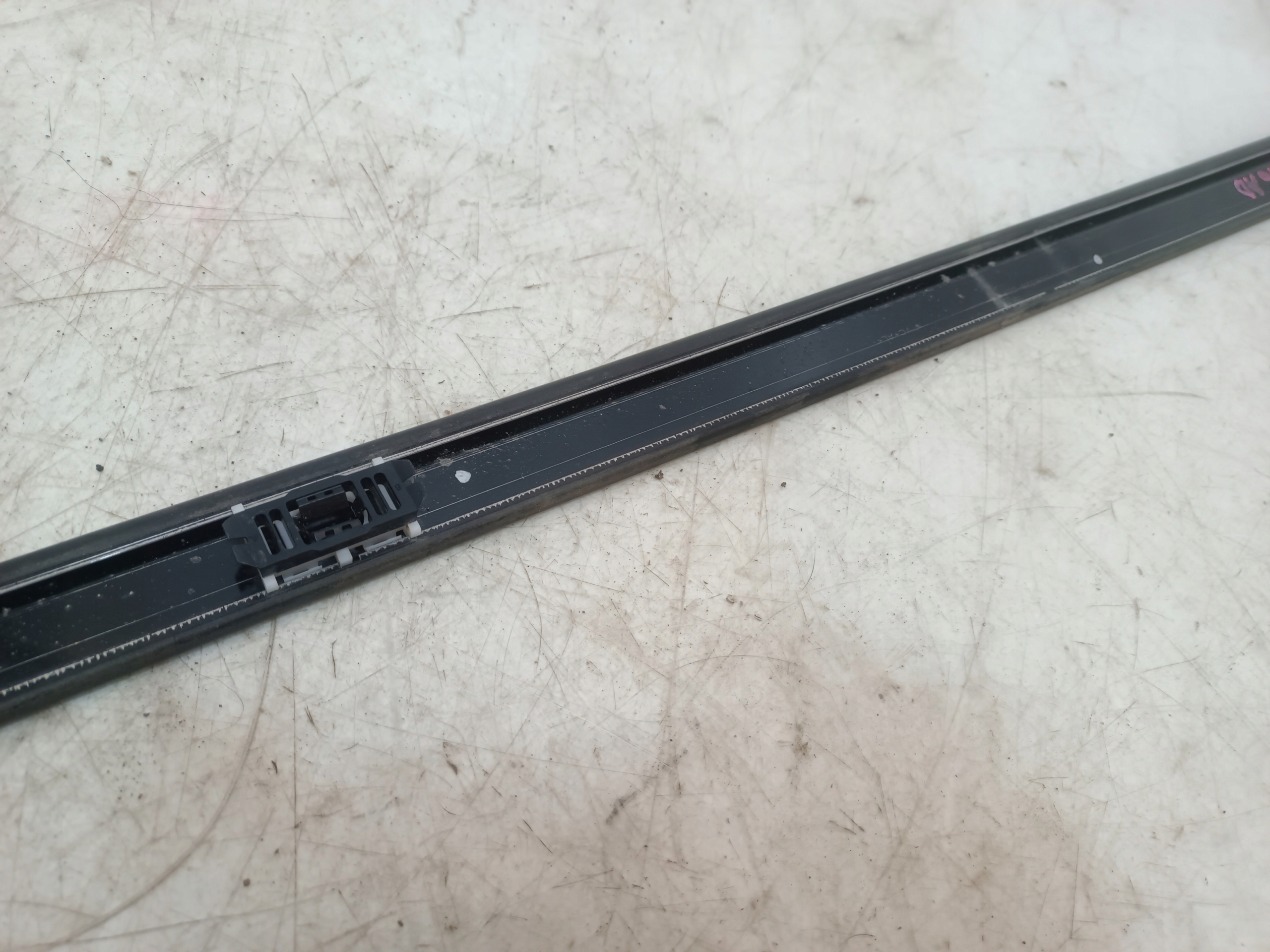 Dodge RAM V 19 Dakrails Links Rechts USA OEM 68311246AD image 4