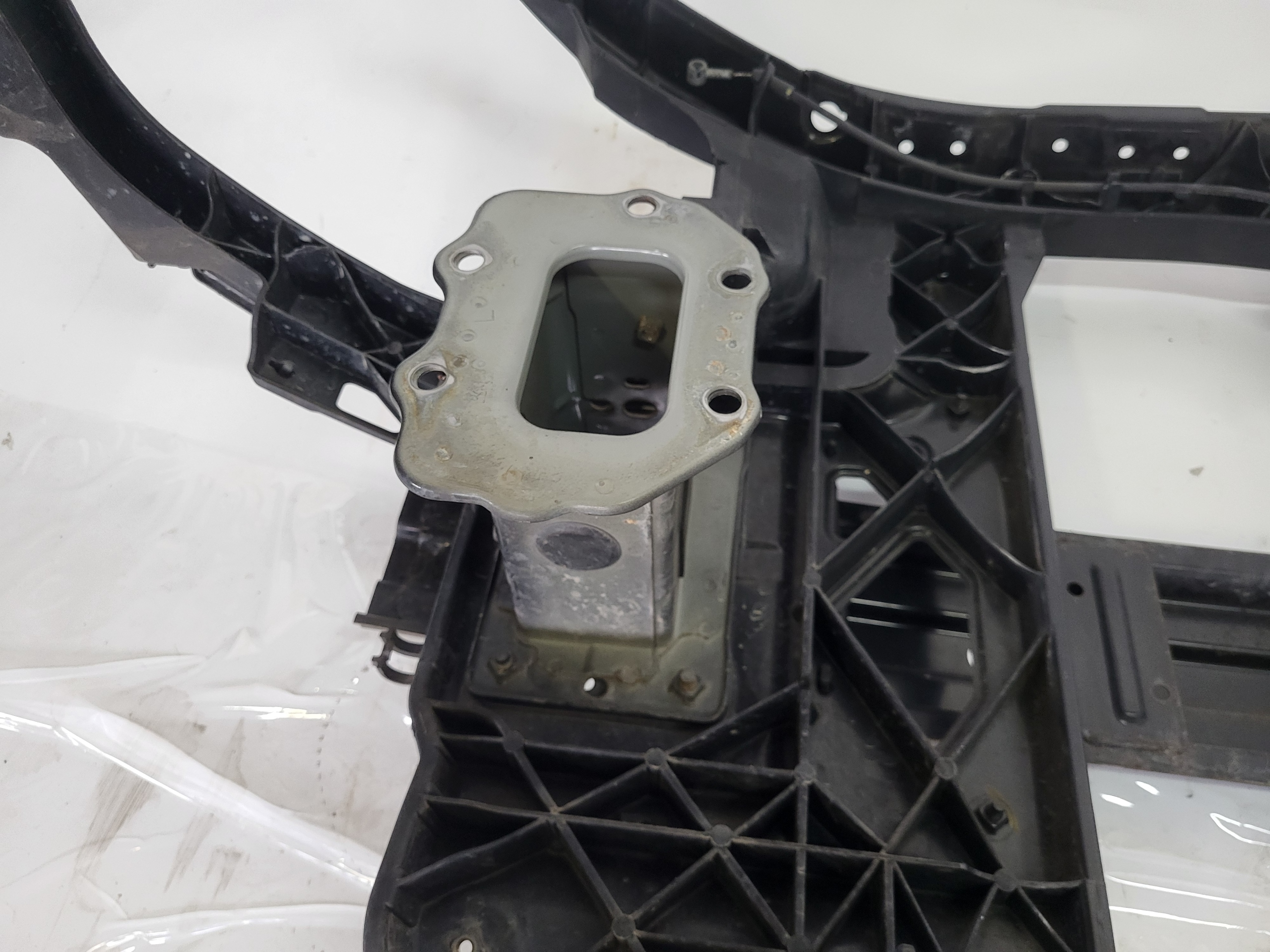 Hyundai i30 Frontverstärkung 64101-2R000 OEM image 8