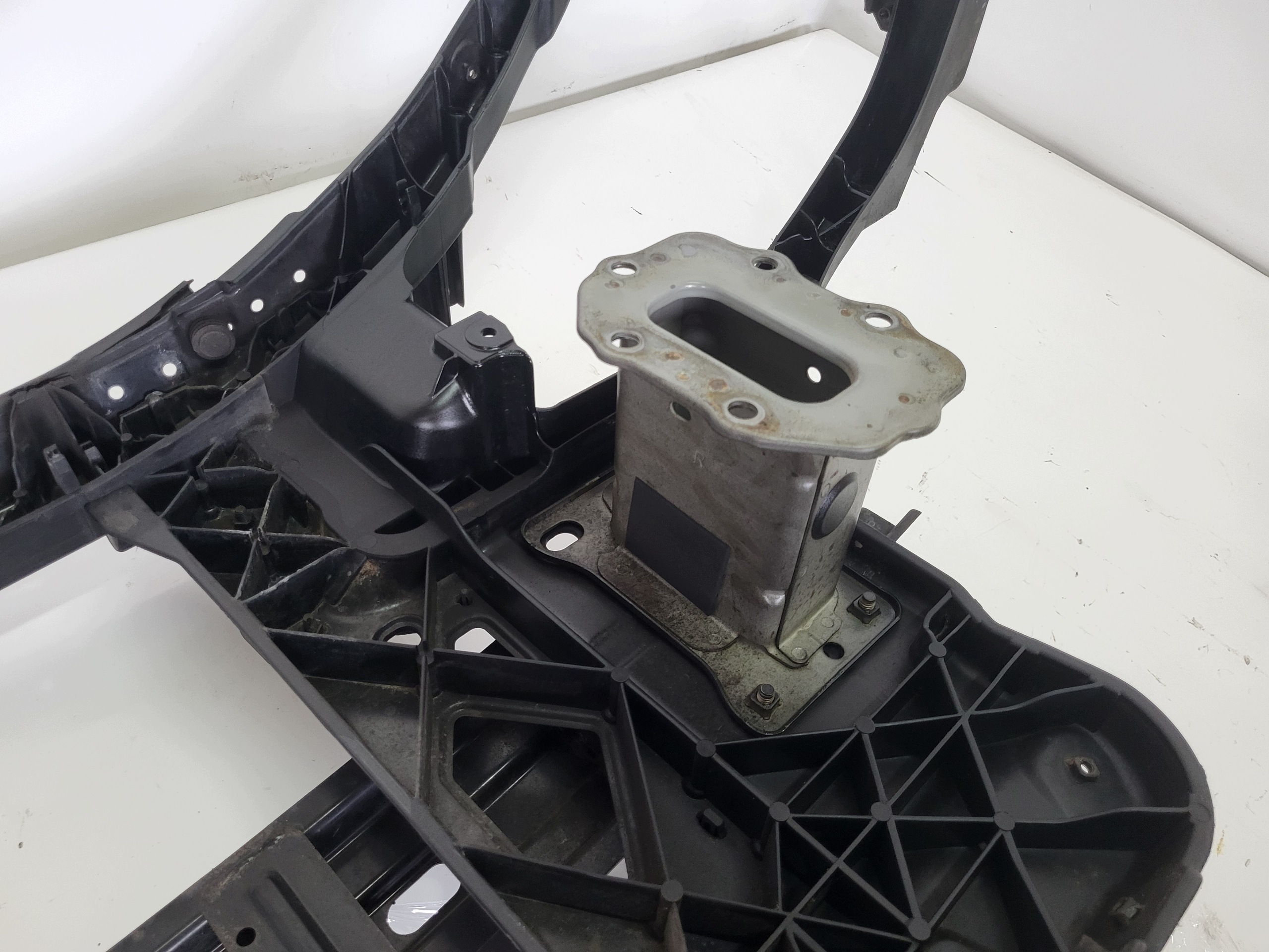 Hyundai i30 Frontverstärkung 64101-2R000 OEM image 9