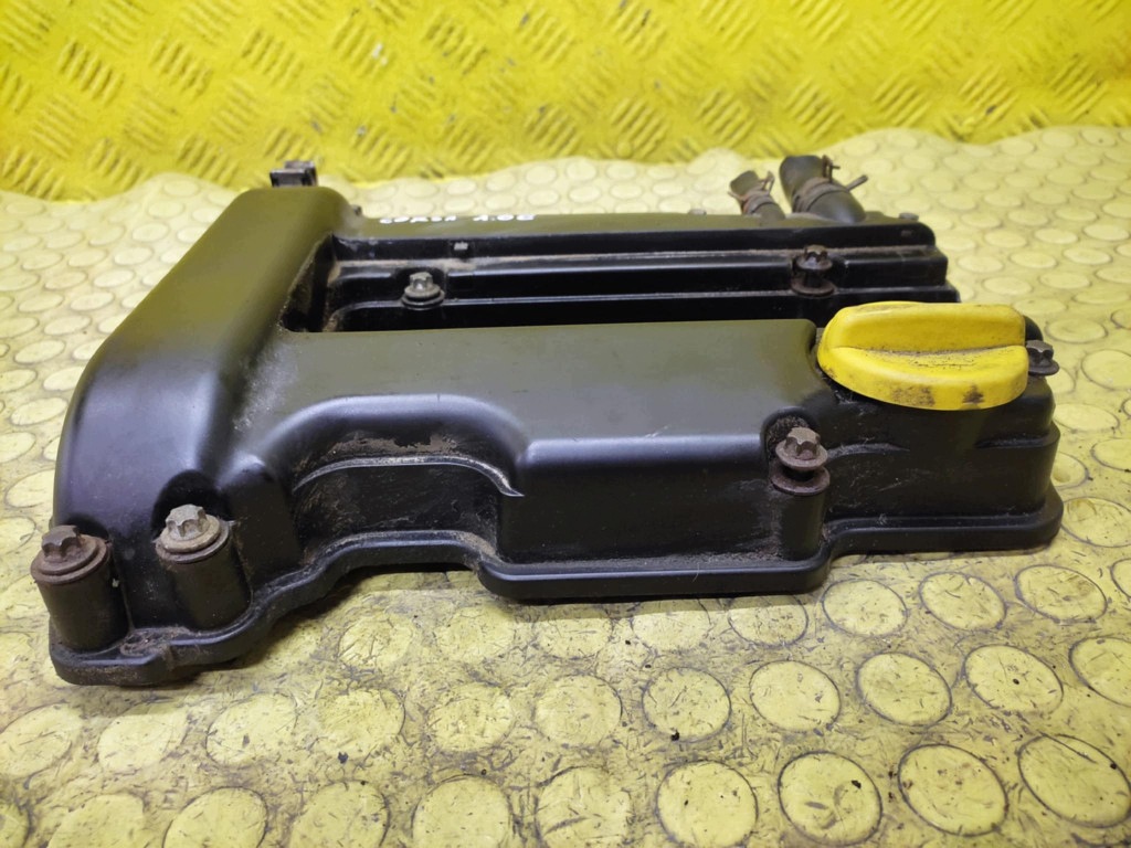 Opel Corsa C 1.0 Valve Cover 24403771 Used