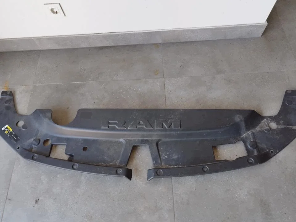 Jäähdyttimen kiinnike 68294551AC RAM 1500