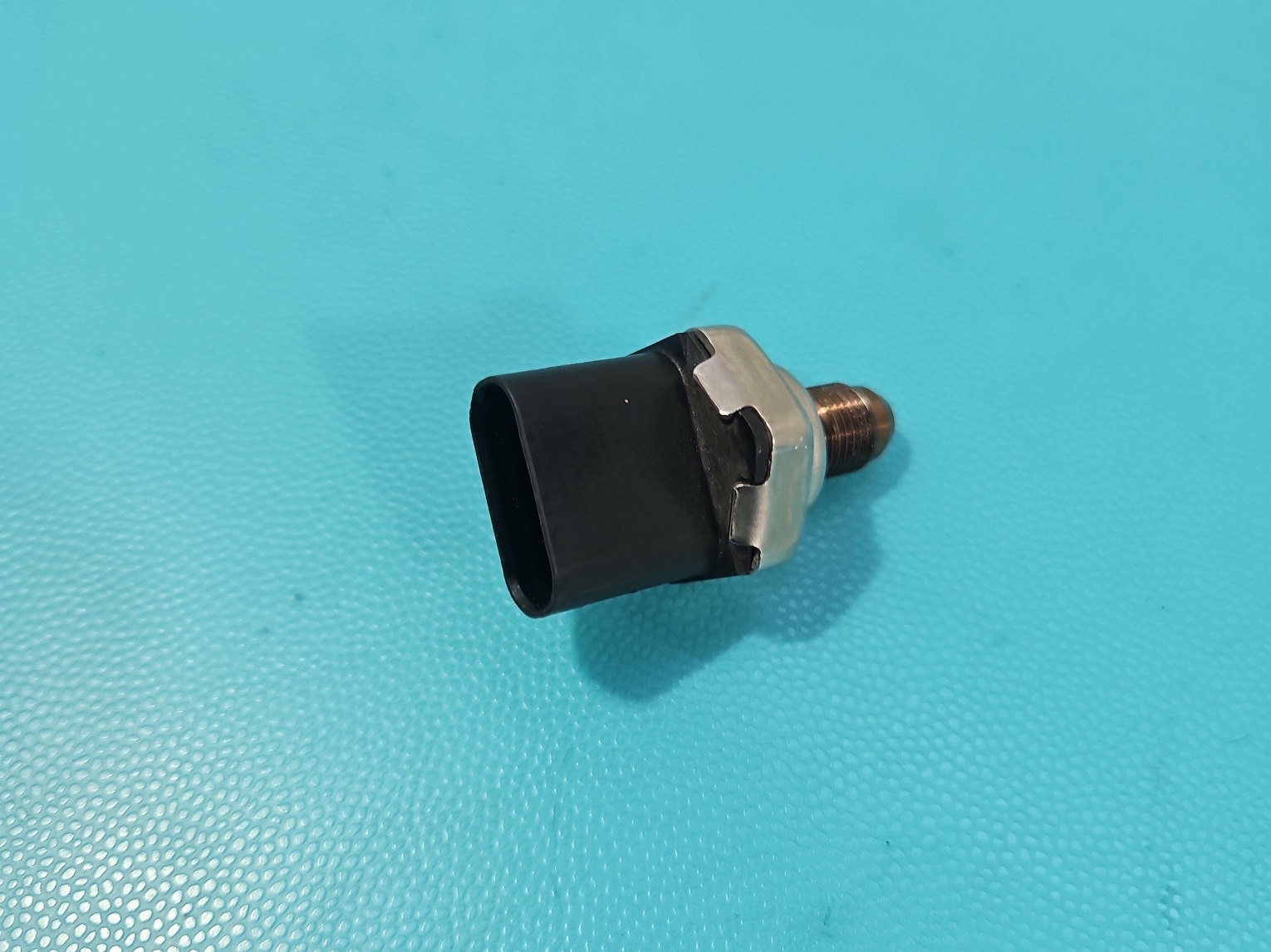 Capteur Pression Carburant Alfa Romeo Stelvio 68212572AB image 4