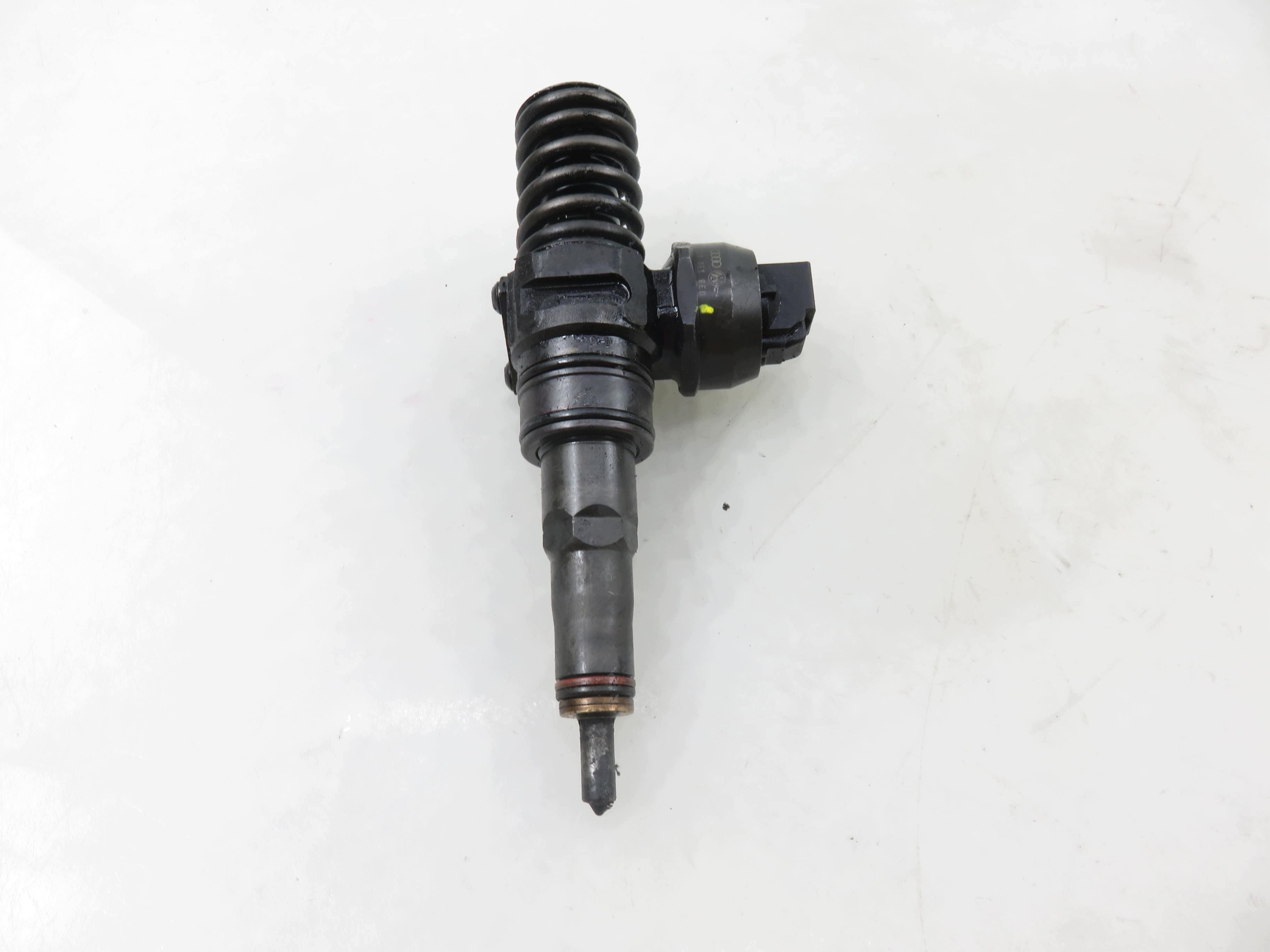 Pumpe-Düse-Einheit VW Golf V 1.9 TDI 038130073AG image 2