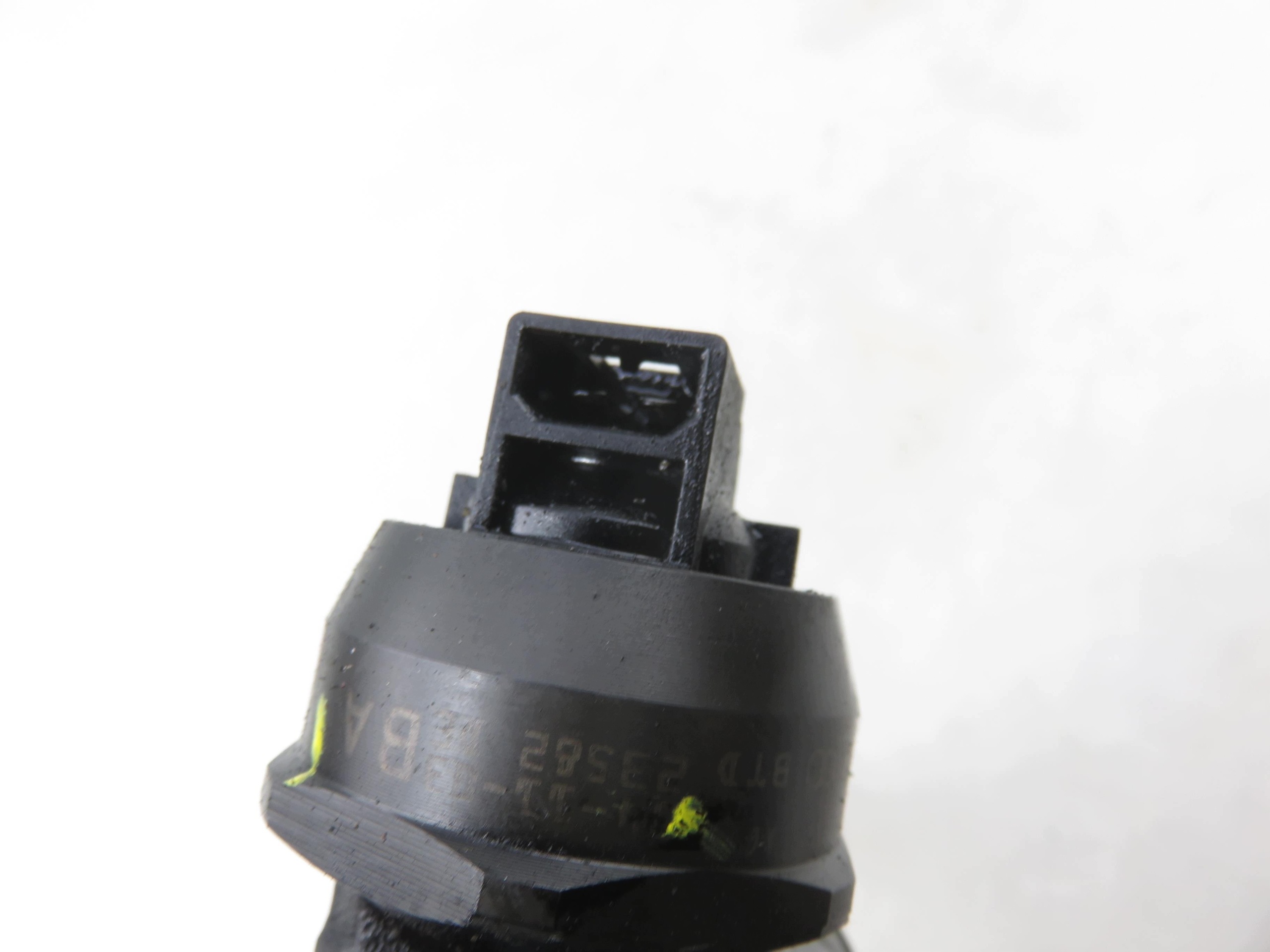 Pumpe-Düse-Einheit VW Golf V 1.9 TDI 038130073AG image 6
