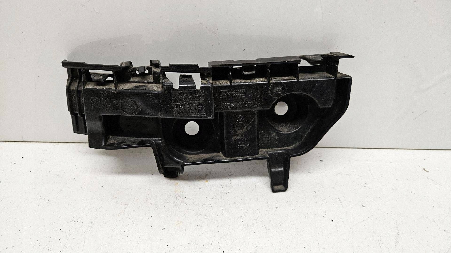 Suporte Deslizante Para-choque Traseiro Esq. VW Polo VI 2G6807453A
