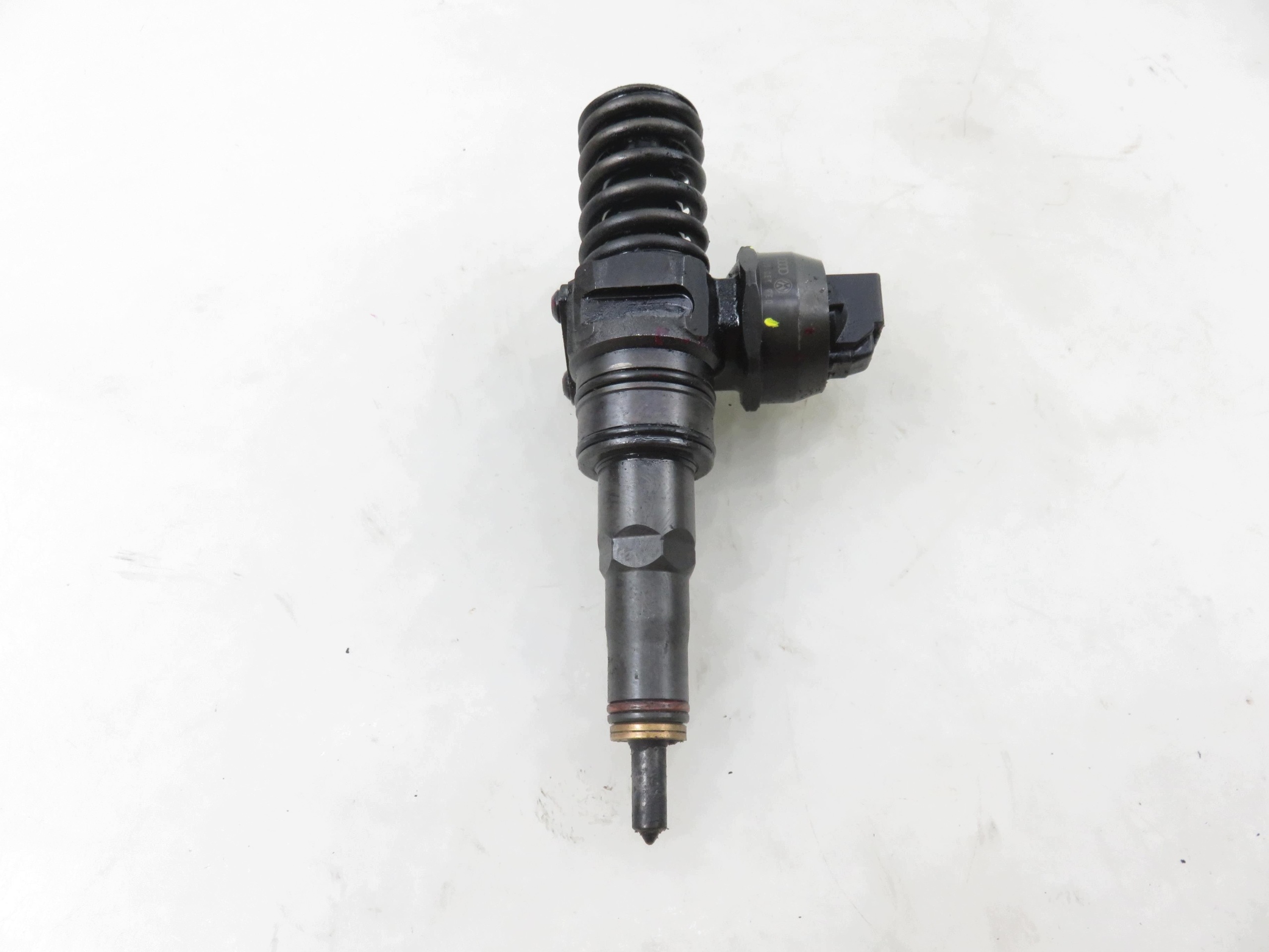 Fuel Injector VW Golf V 1.9 TDI OEM 038130073AG