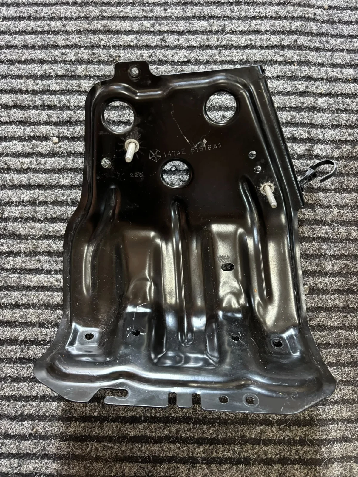 Support fixation 68352147AE Jeep Wrangler Gladiator image 2