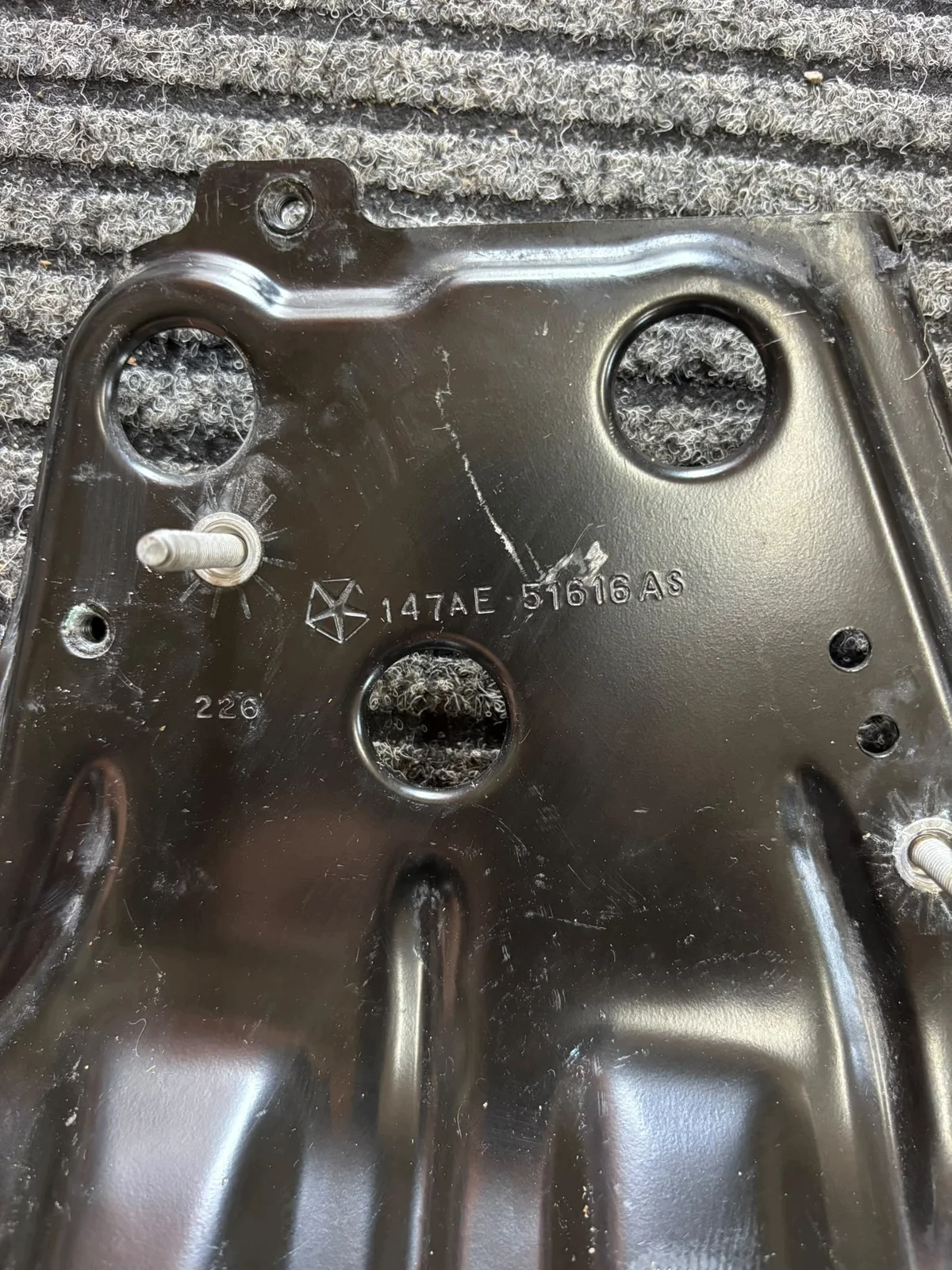 Support fixation 68352147AE Jeep Wrangler Gladiator image 3