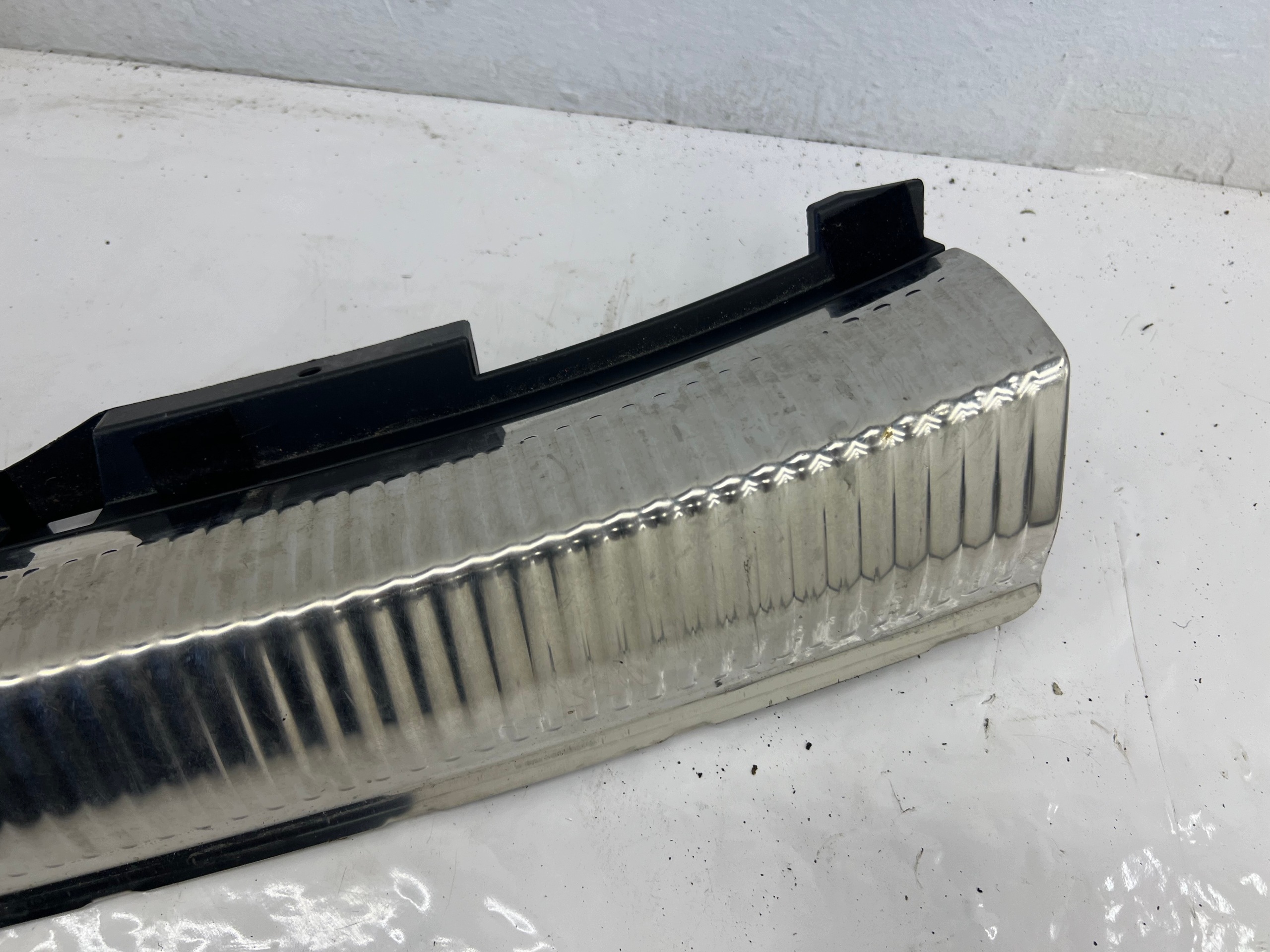 Audi A4 B9 8W Kombi Cache Coffre OEM 8W9864513 image 4