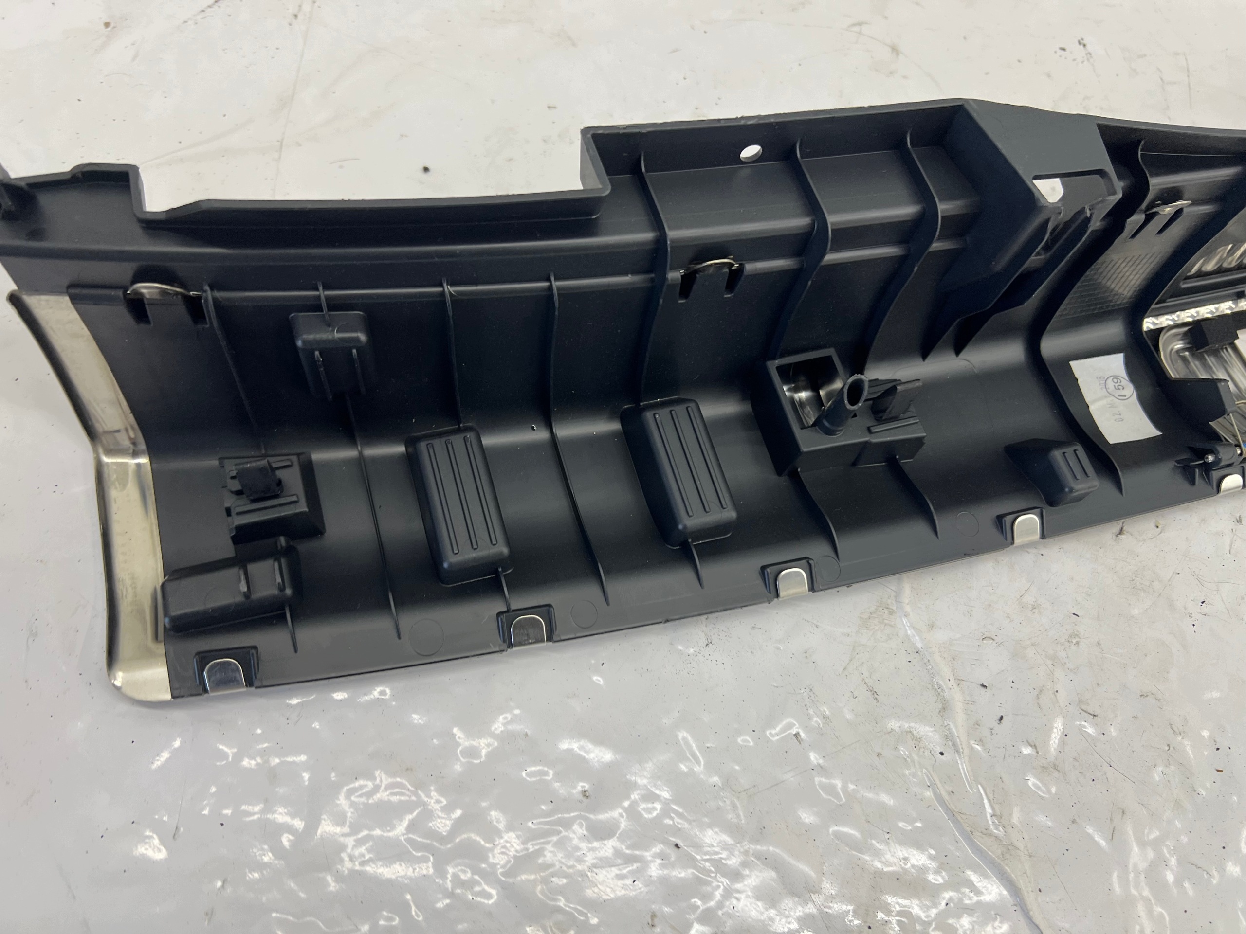 Audi A4 B9 8W Kombi Cache Coffre OEM 8W9864513 image 7