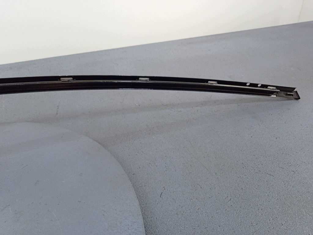 BMW 5 G30 F90 Türleiste oben links hinten OEM 7390125 image 8