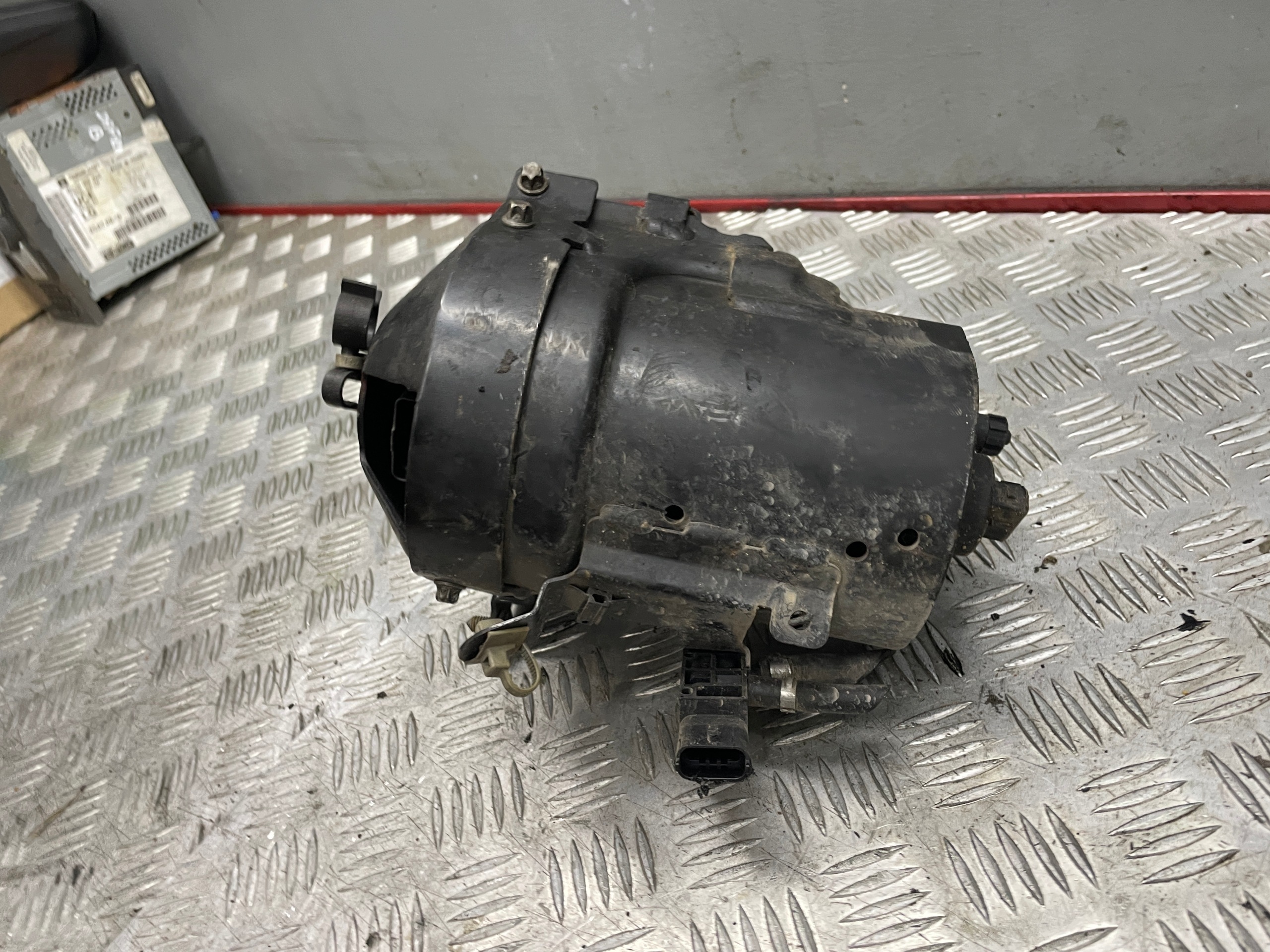 Kraftstofffiltergehäuse Opel Zafira B 1.9 CDTI 05-14 OEM 45685296366 image 4