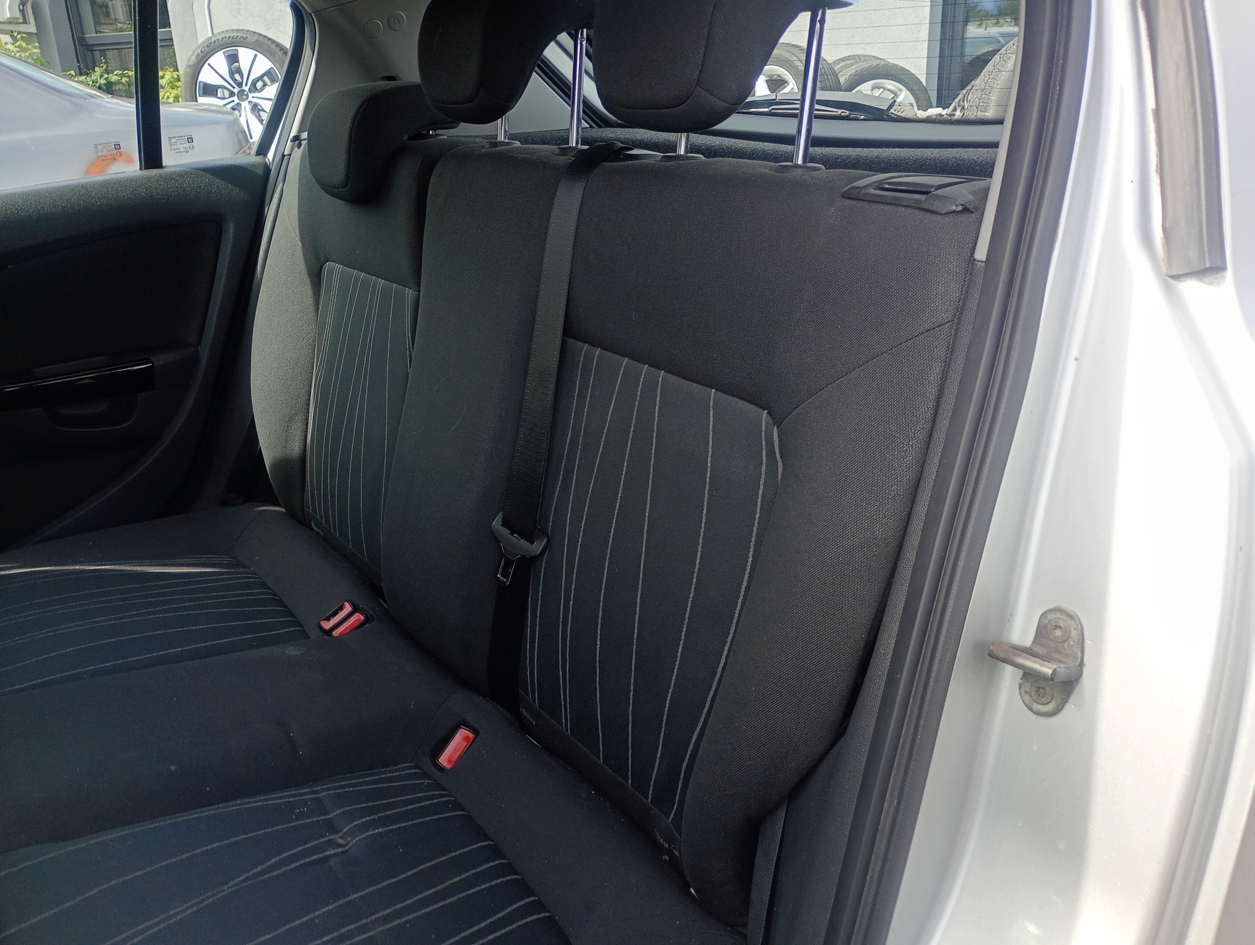 Asiento trasero Opel Corsa D 06-14 usado image 2
