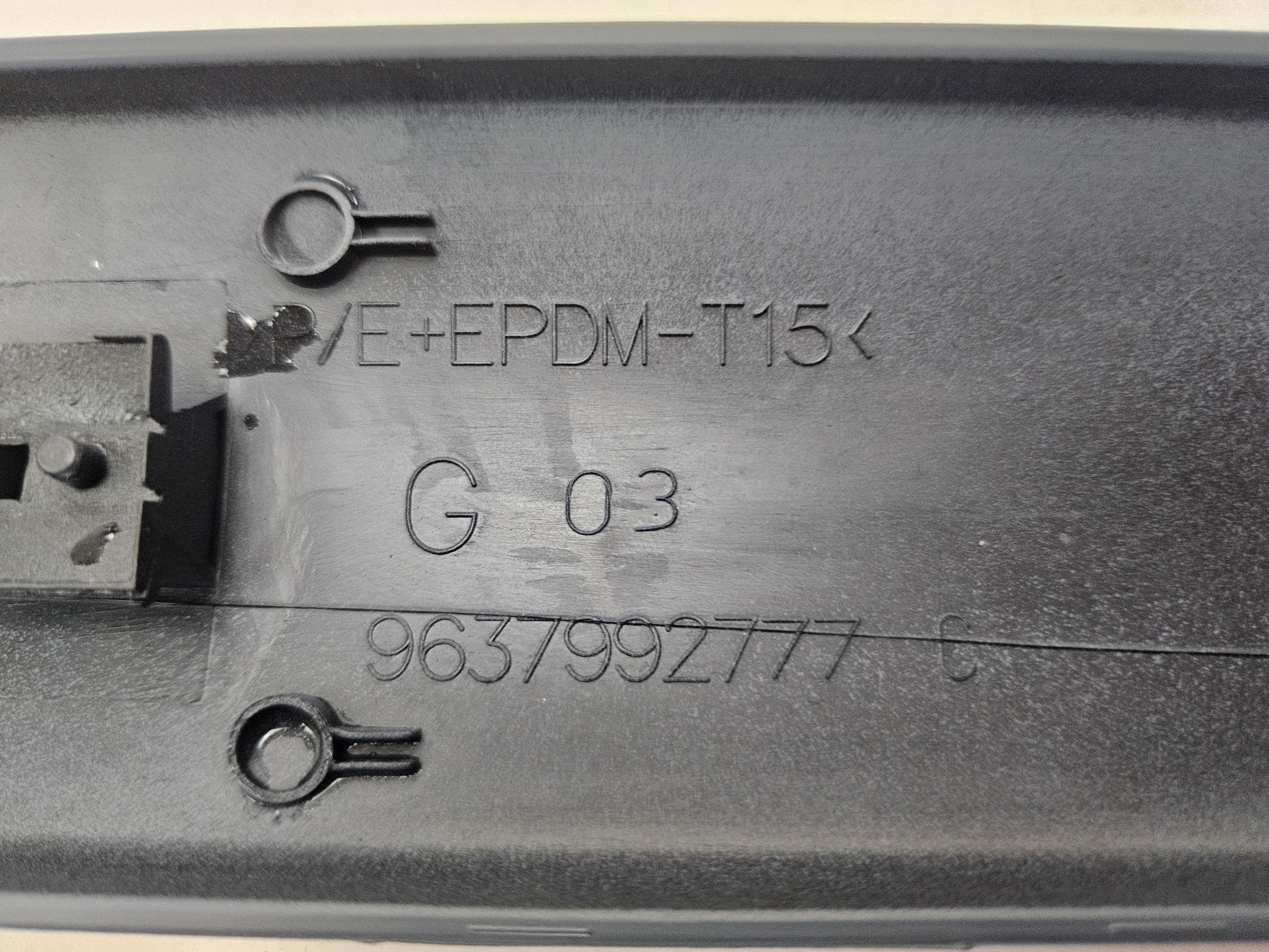 Moldura Puerta Trasera Izquierda Citroen C3 I image 10