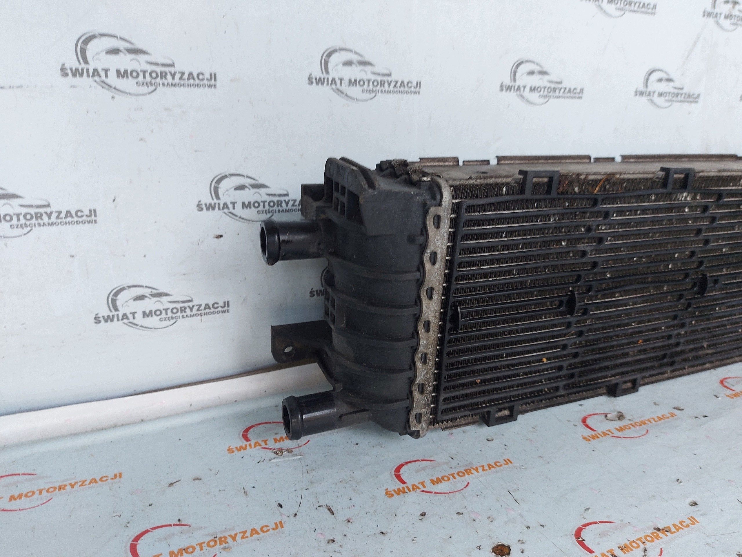 Audi A6 C7 LIFT radiateur 8MK376701-151 image 6