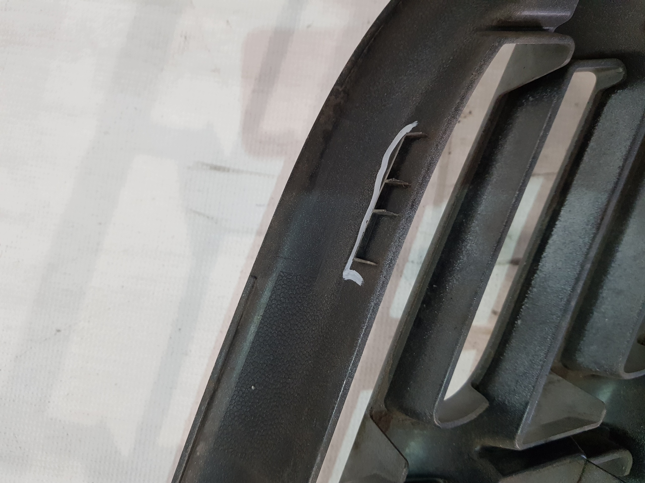 Grille de pare-chocs Renault Master III 623102803R image 9