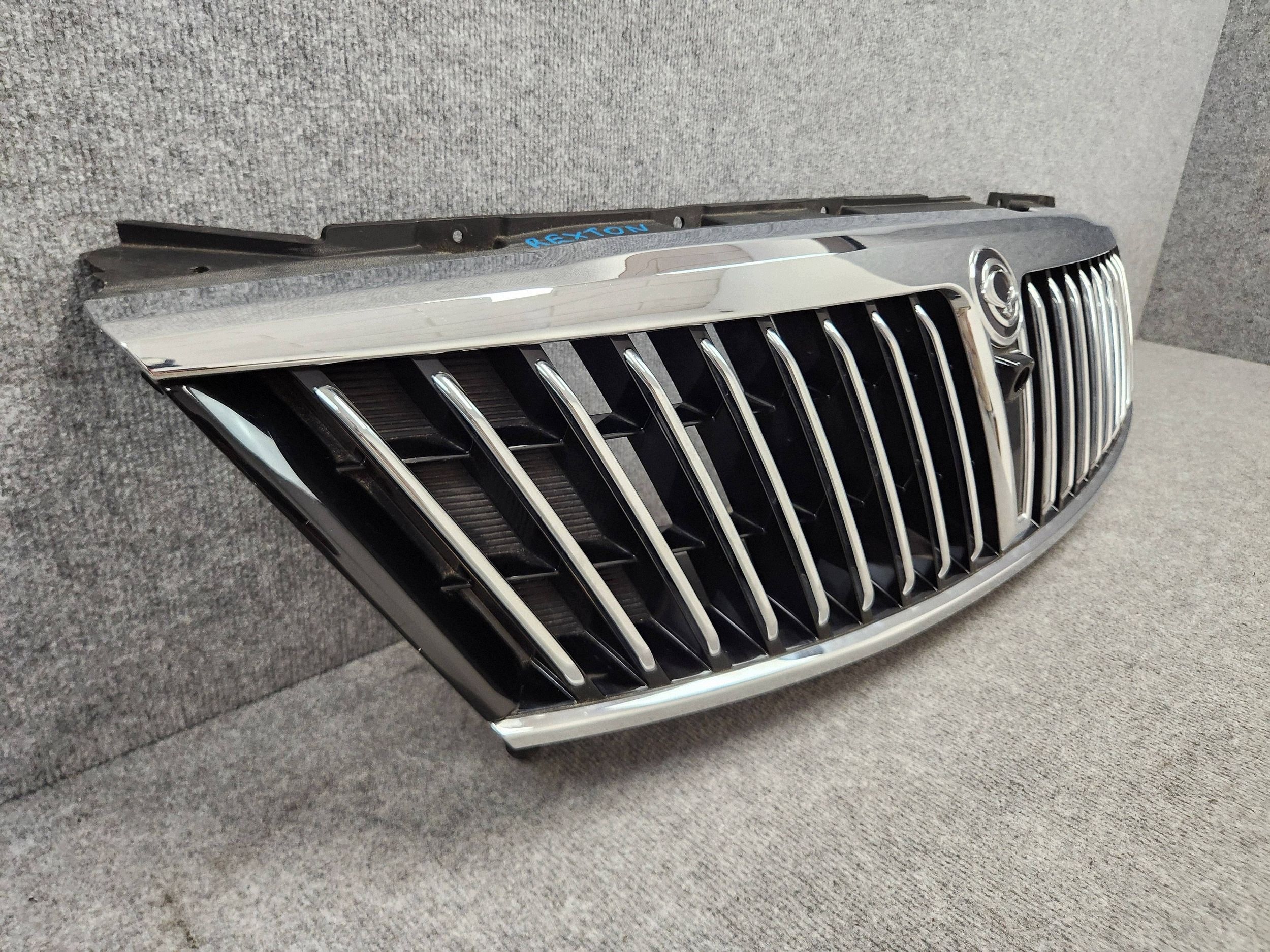 Säleikön suoja - SsangYong Rexton Lift 79472-08200