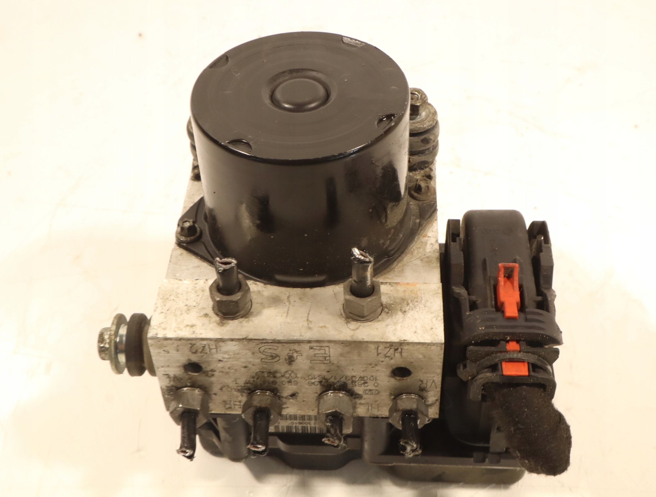 ABS-pumppu 6R0614517T 0265955010 Škoda Fabia II