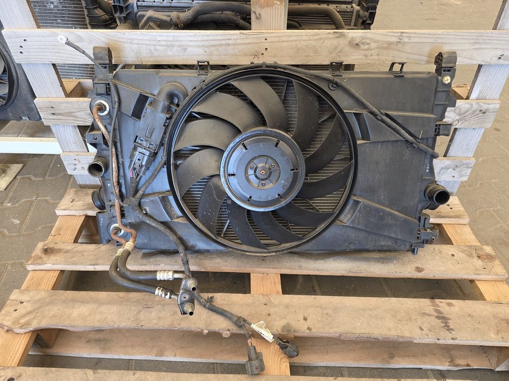 Opel Zafira C Astra J 2.0 CDTI Radiateur Ventilator Auto 0130308453 image 2
