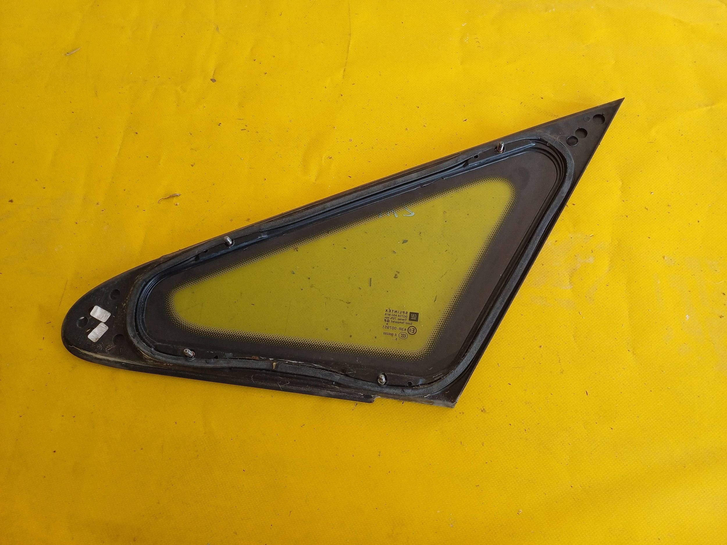 Vidro Carroceria Dianteiro Direito Opel Zafira B